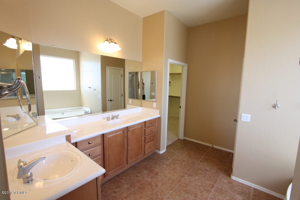 7106 W Autumn Gold Court