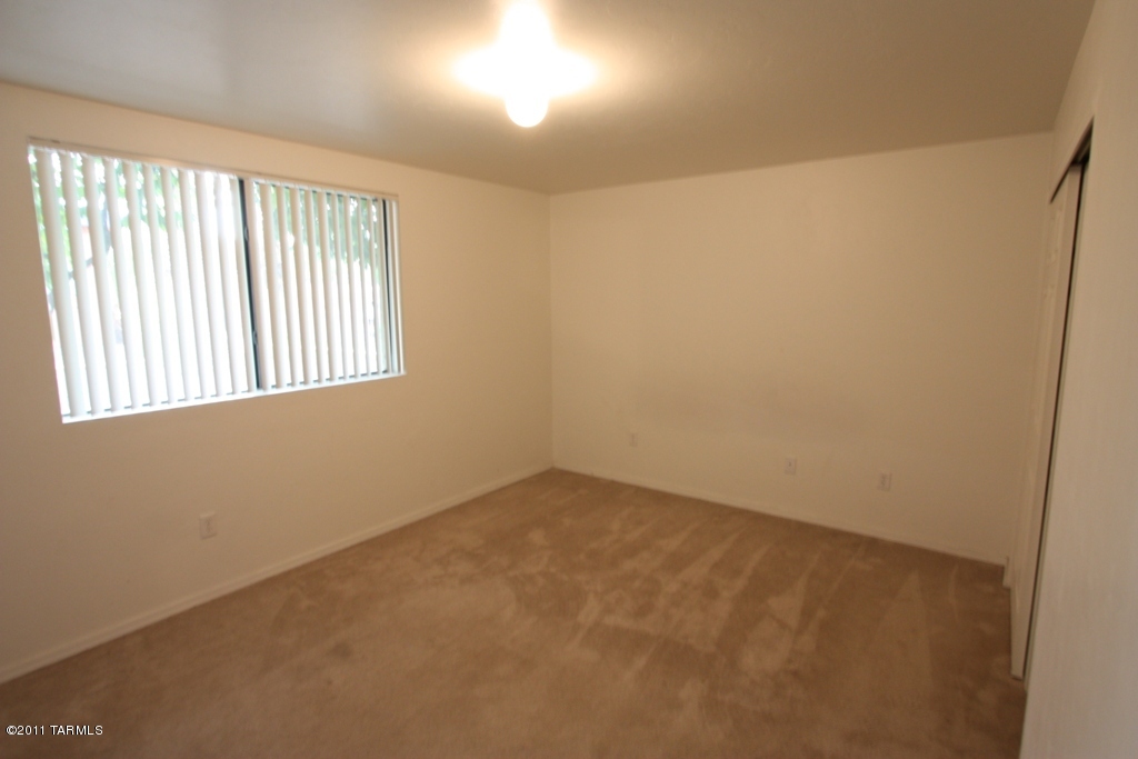 350 N Silverbell Road Unit: 126