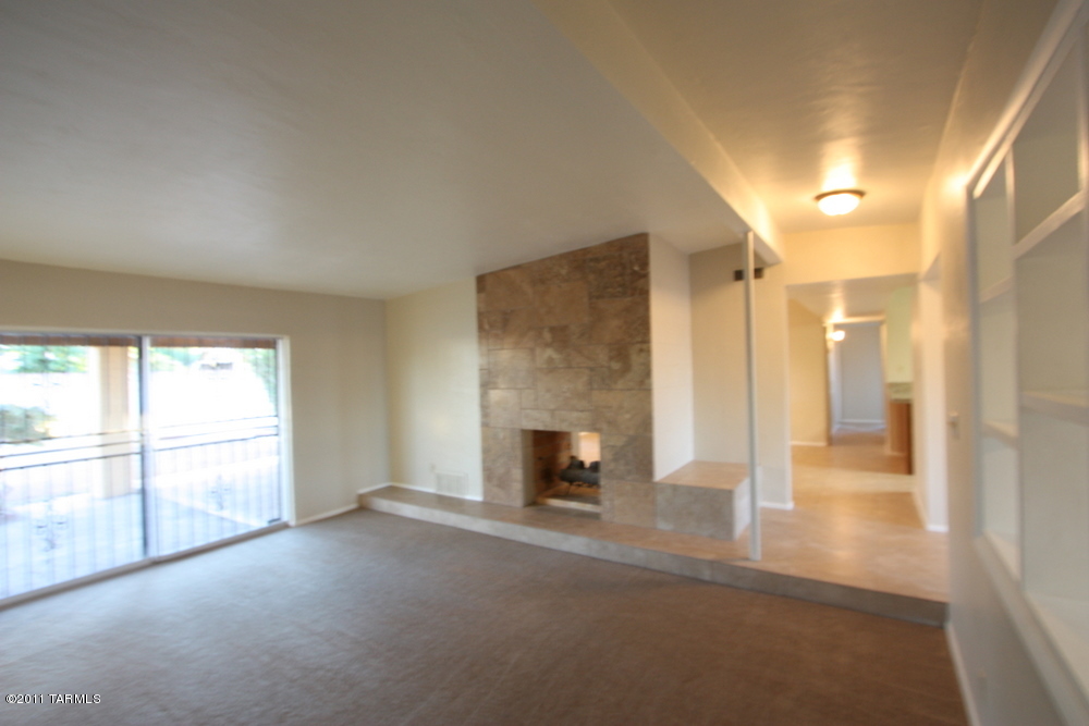 2571 W Capistrano Road