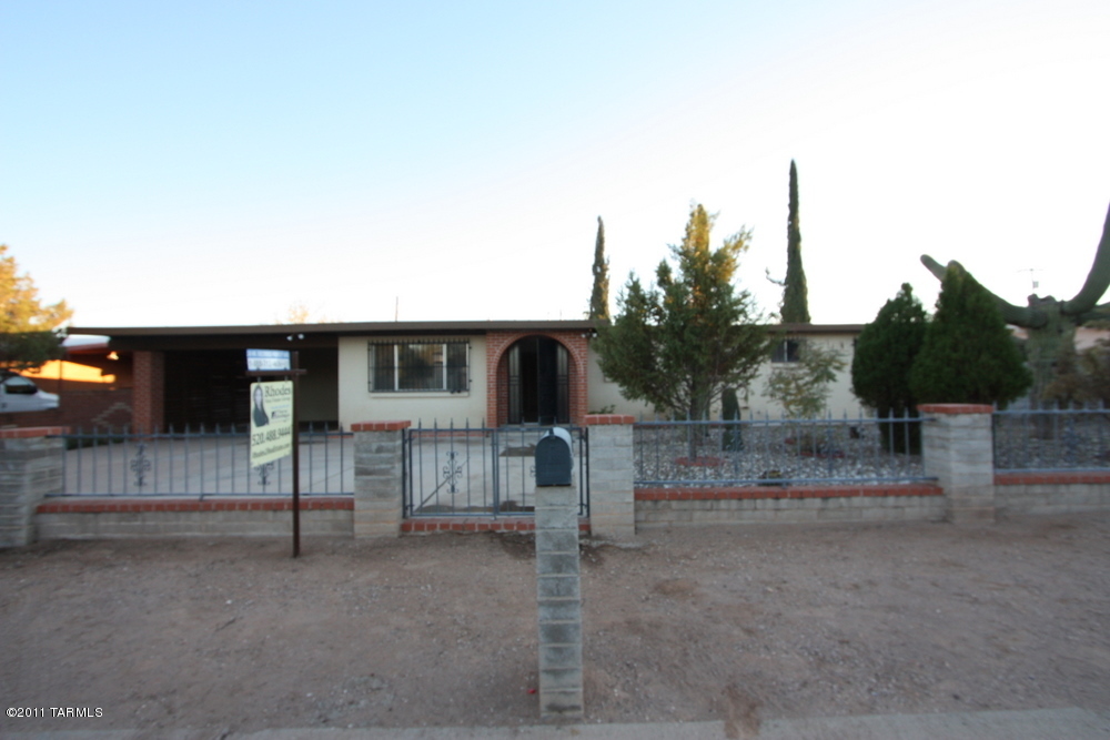 2571 W Capistrano Road