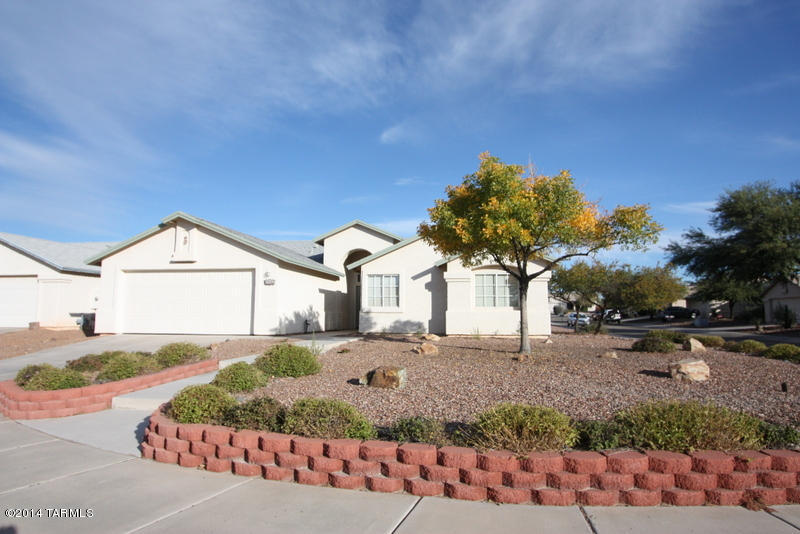 8947 N Bottlebush Lane