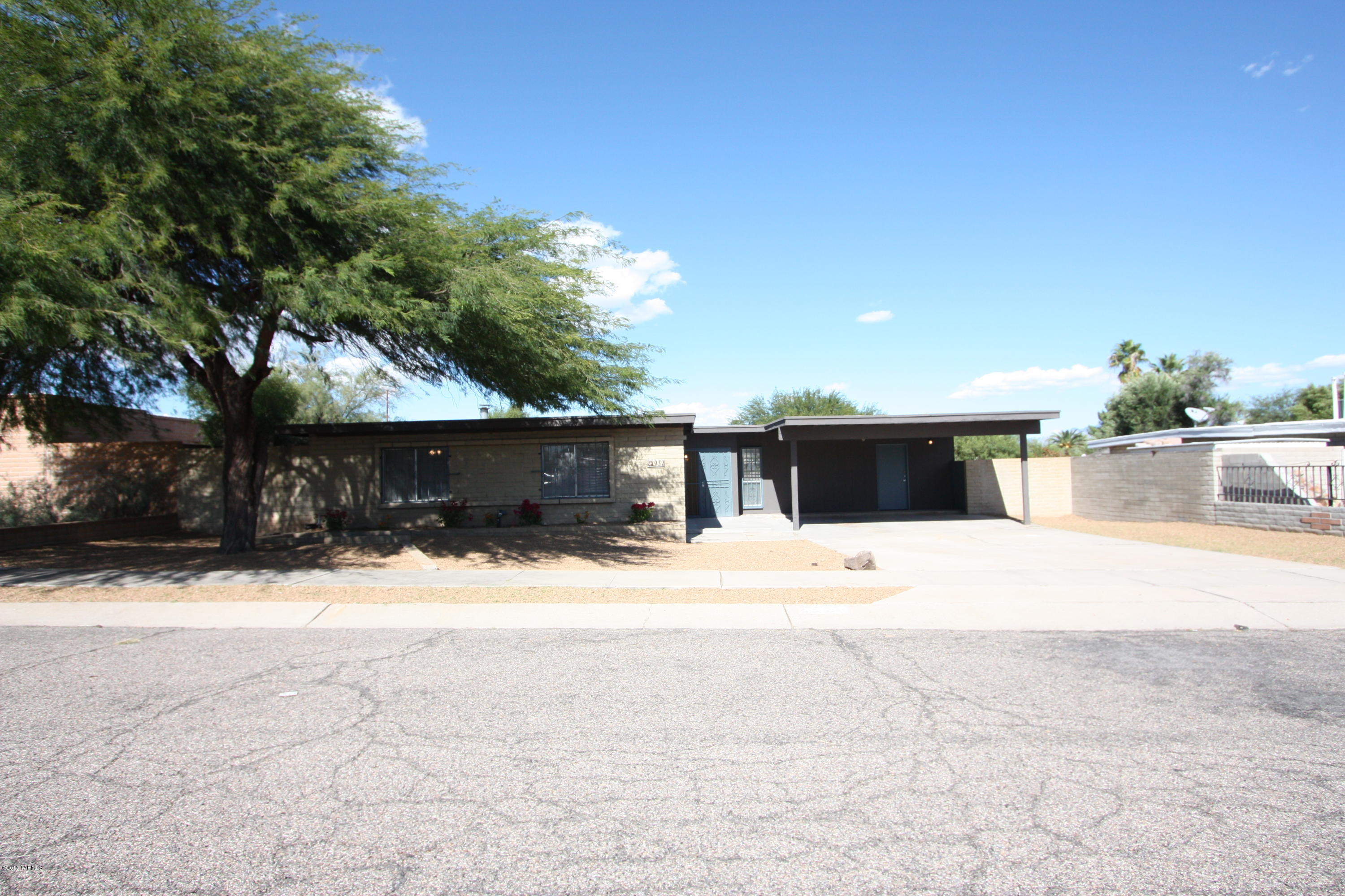 2932 W Vermont Street