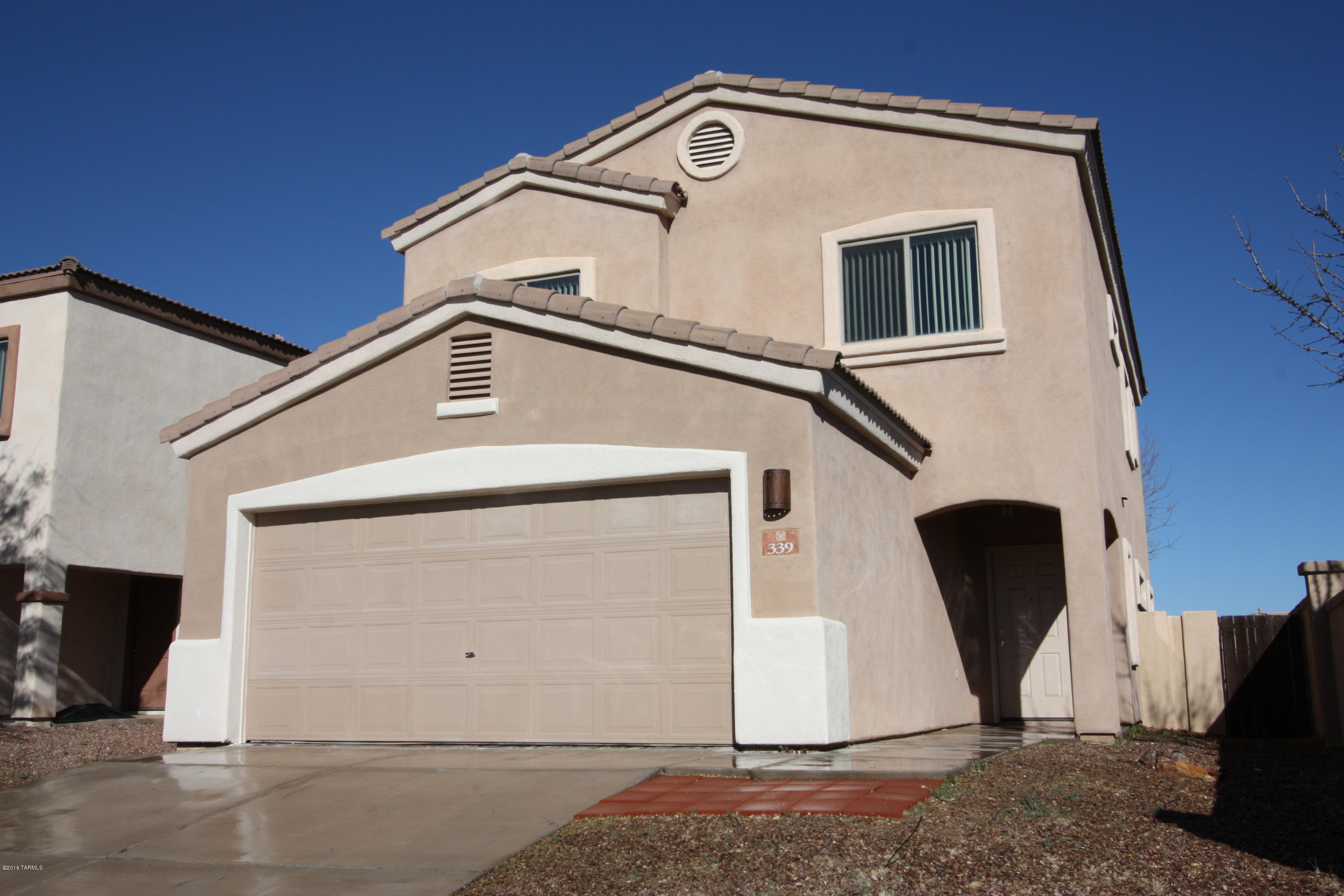 339 E Calle Puente Azul