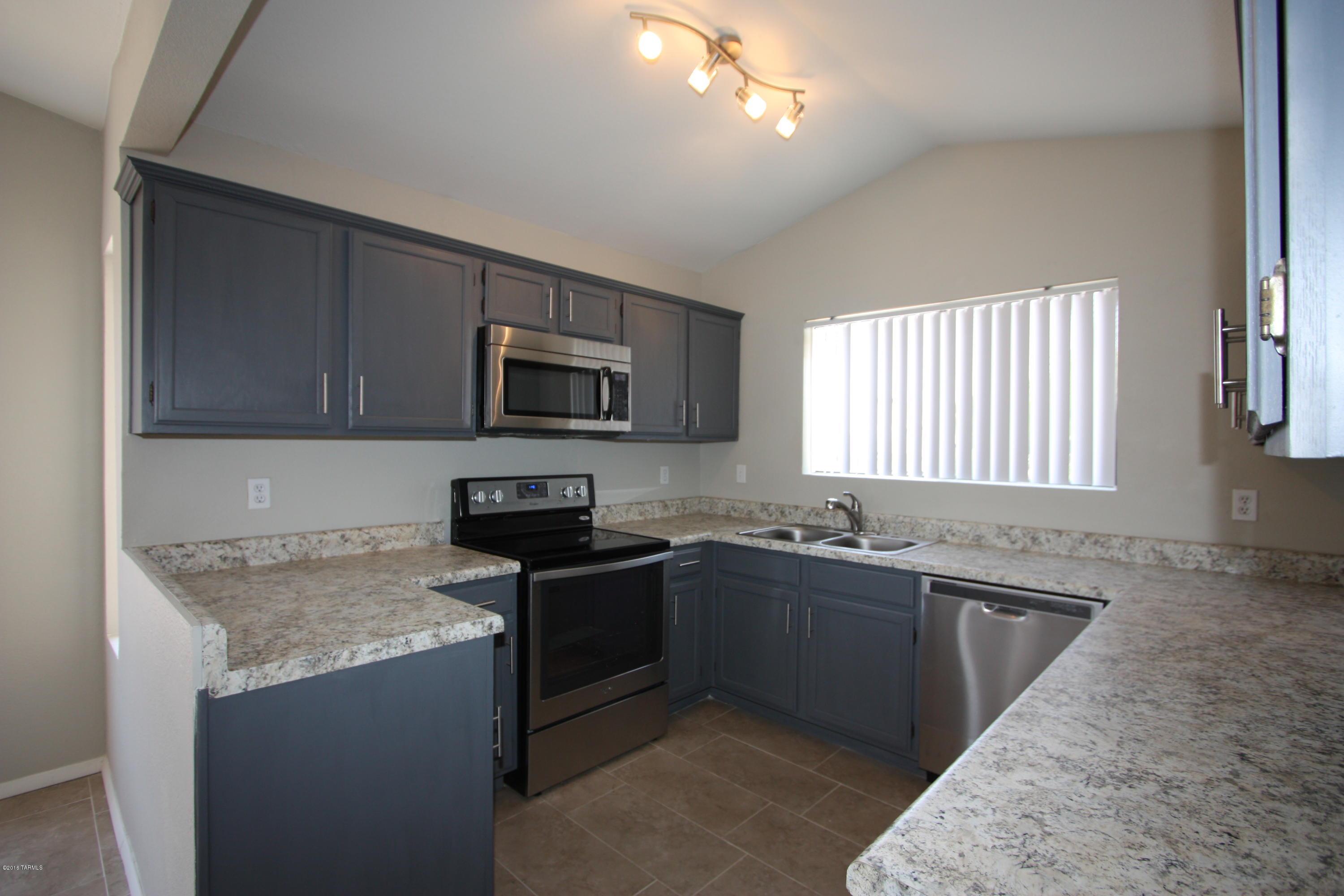 3260 W Avenida Destino