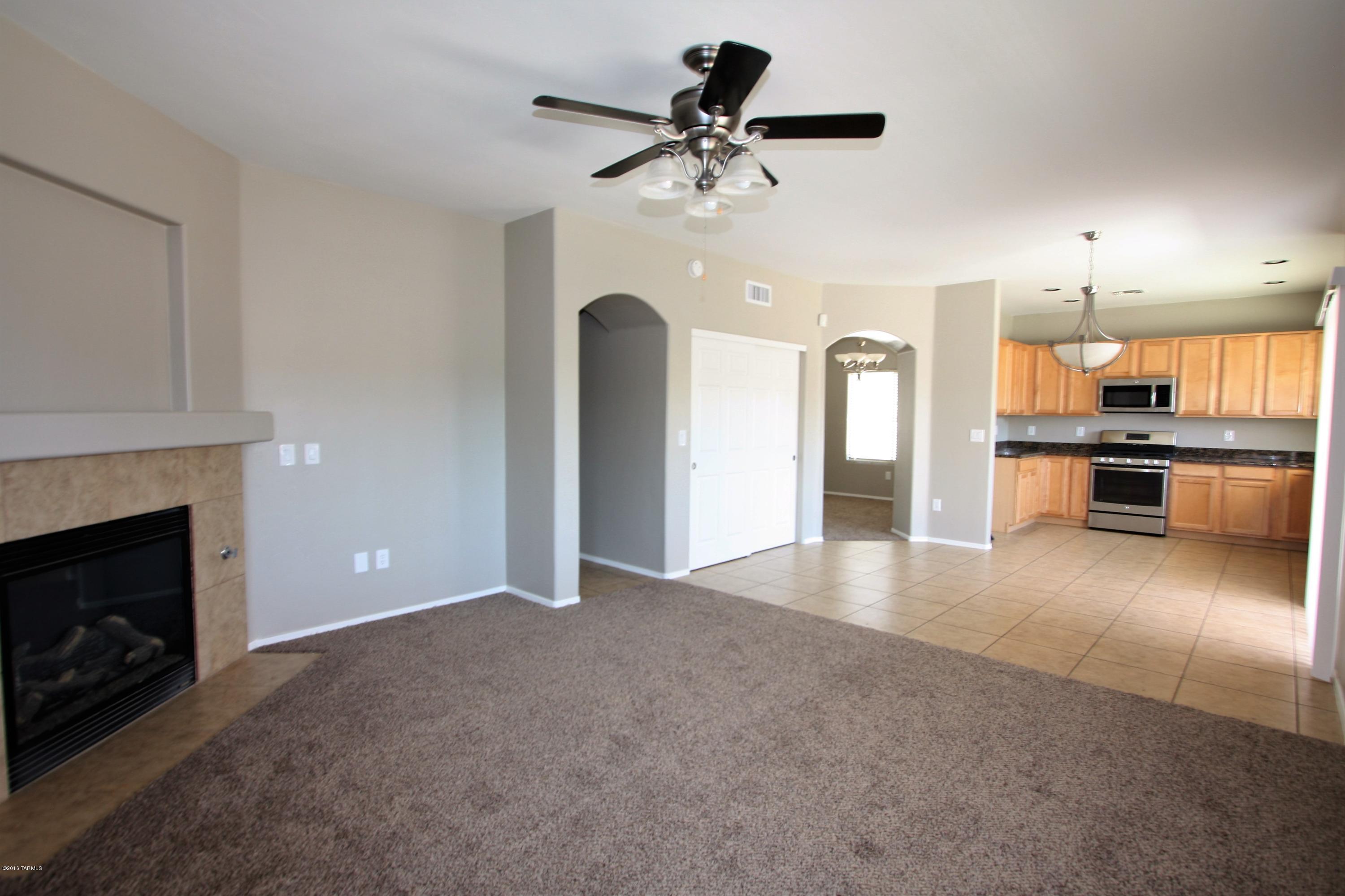 512 E Camino Crystal Azul