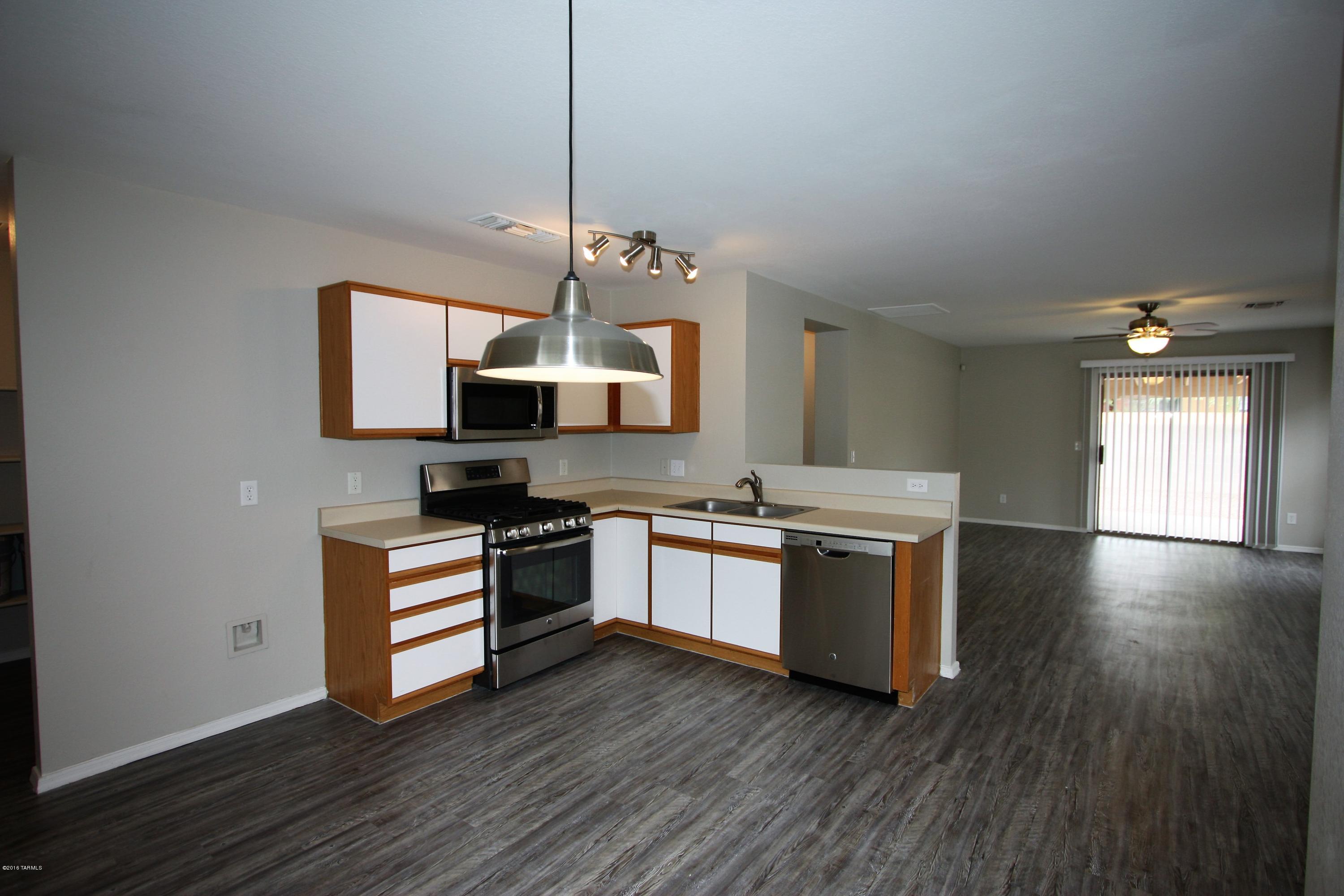 2638 E Cambridge Ring Drive
