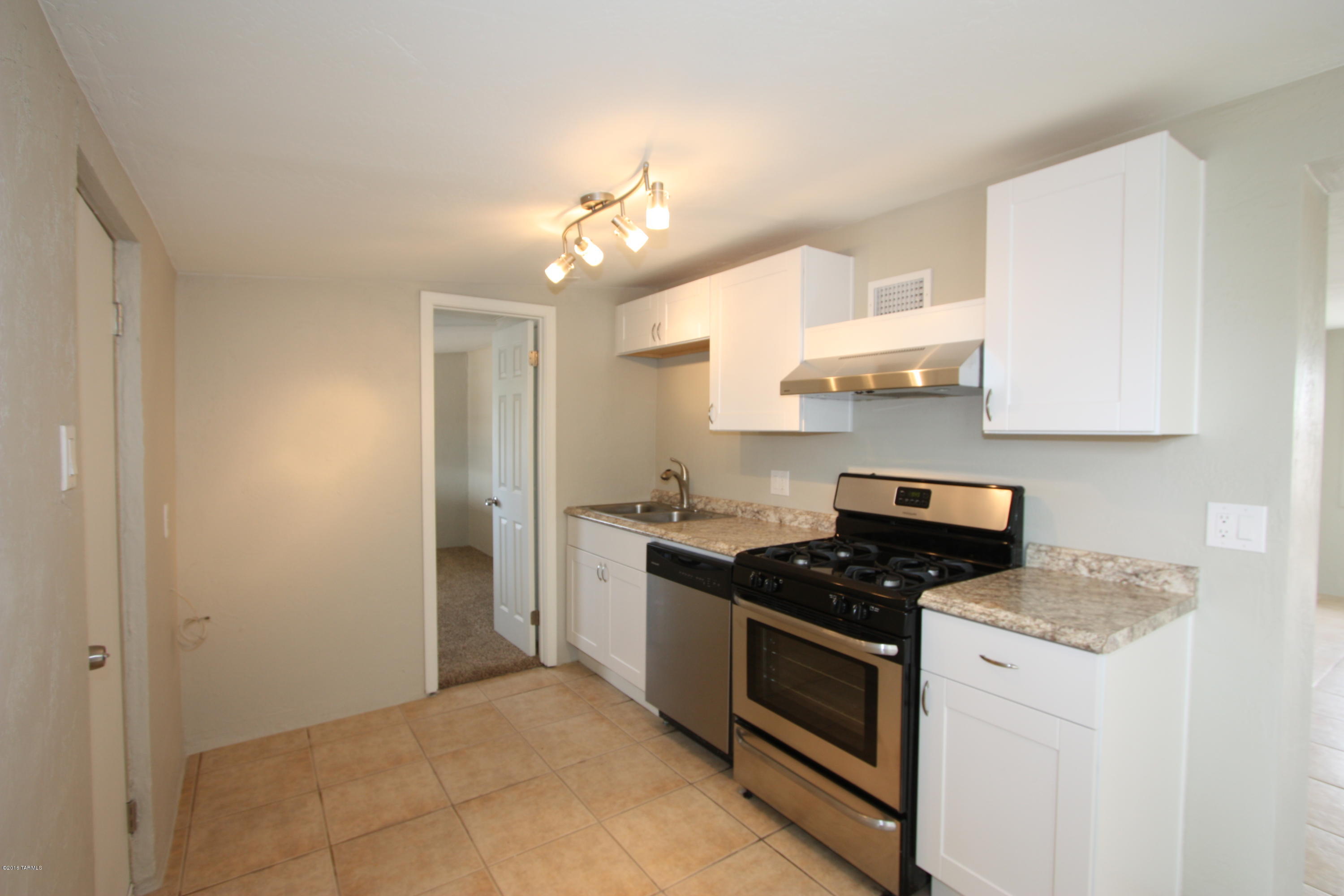 3710 E Ellington Place