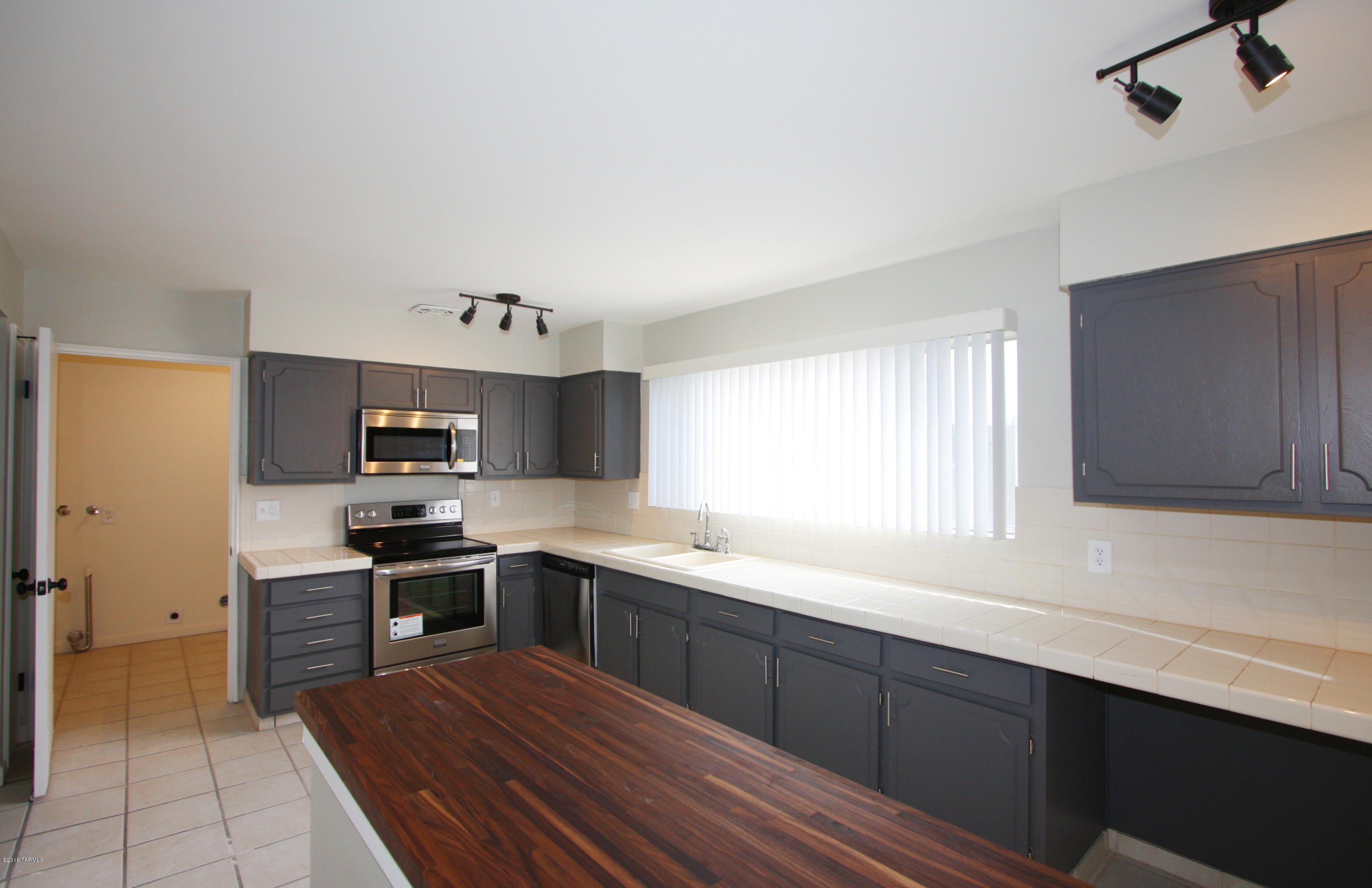 6120 E 5th St #114