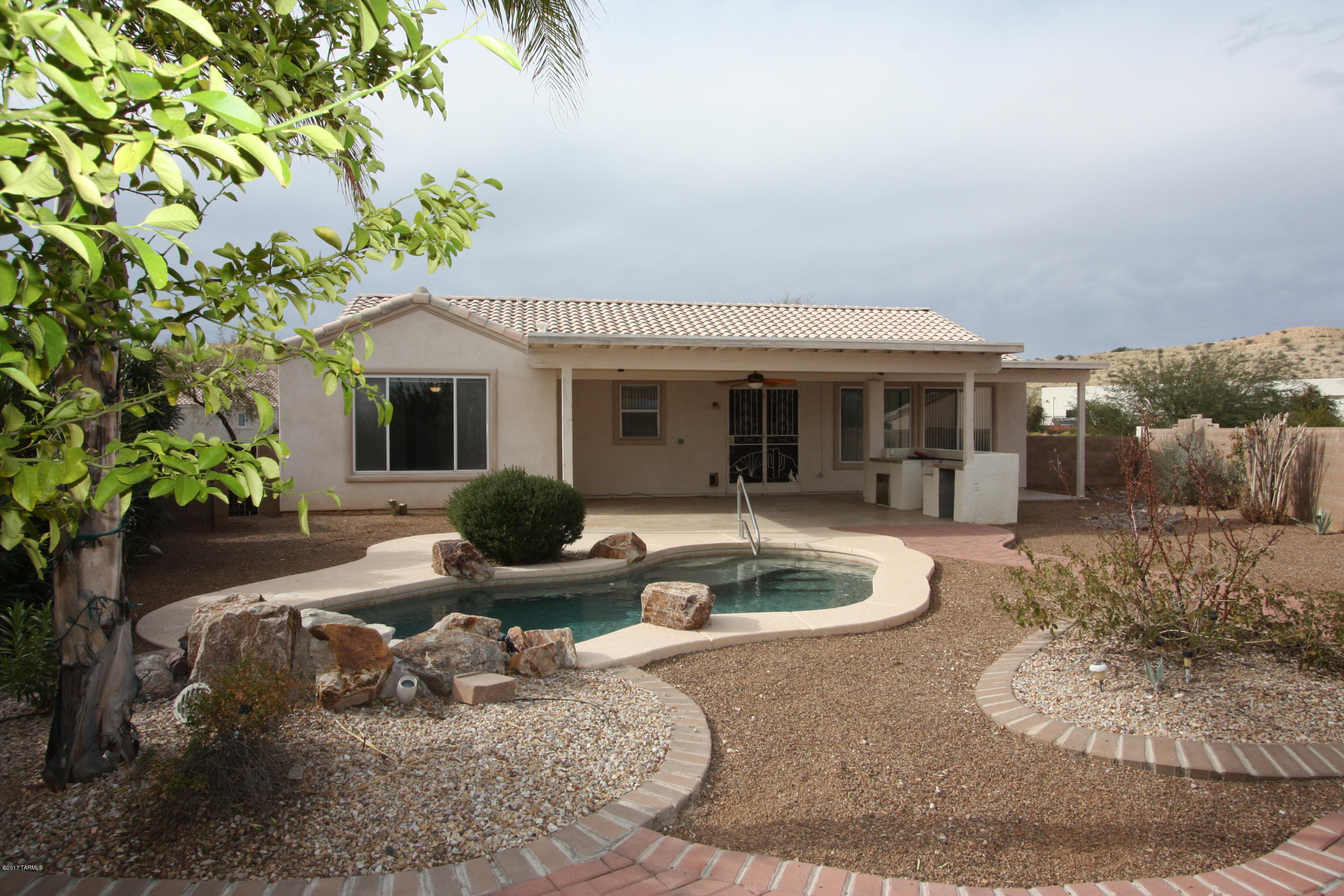 585 W Rio Teras