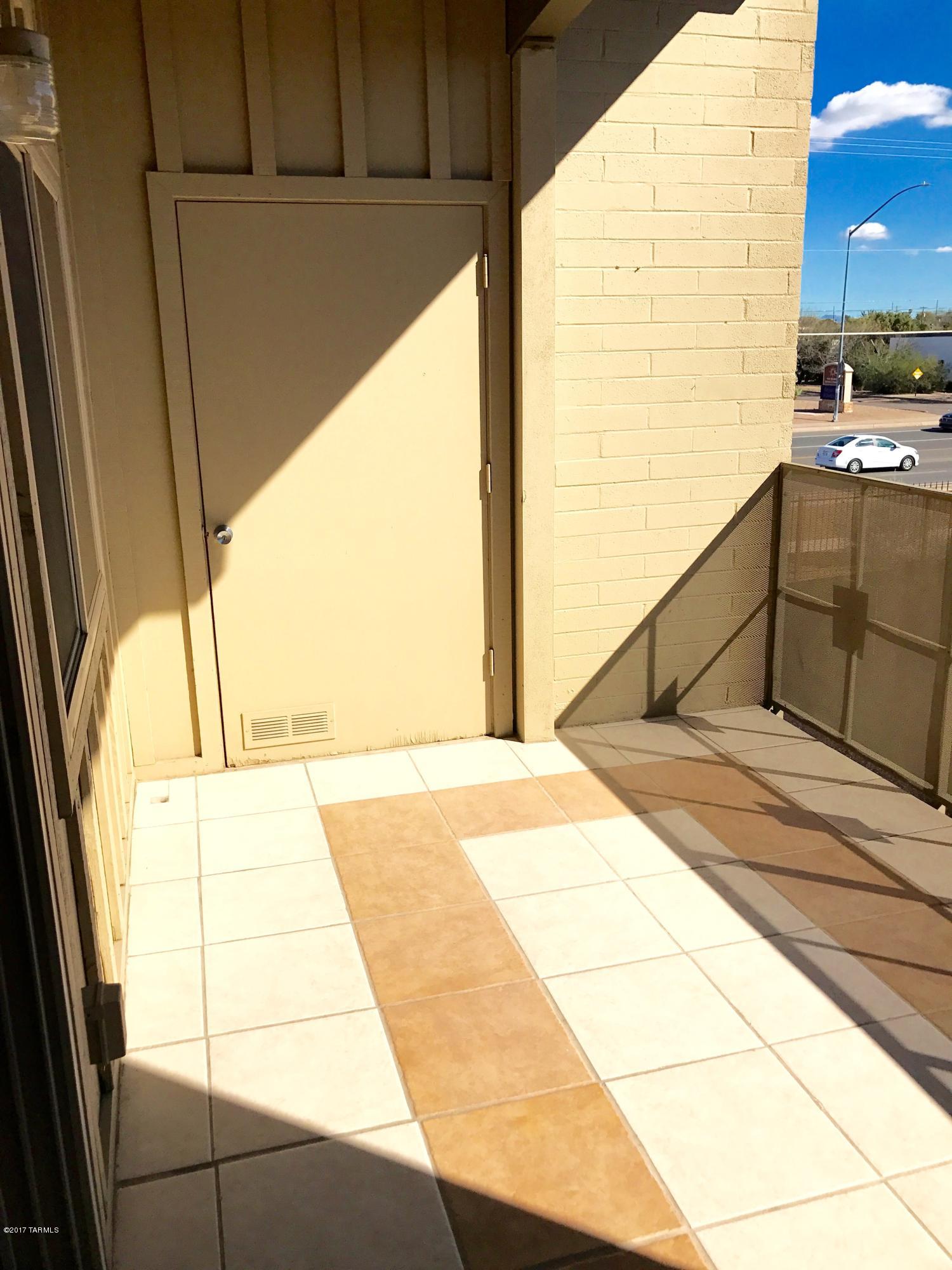 2525 N Alvernon Unit: F6