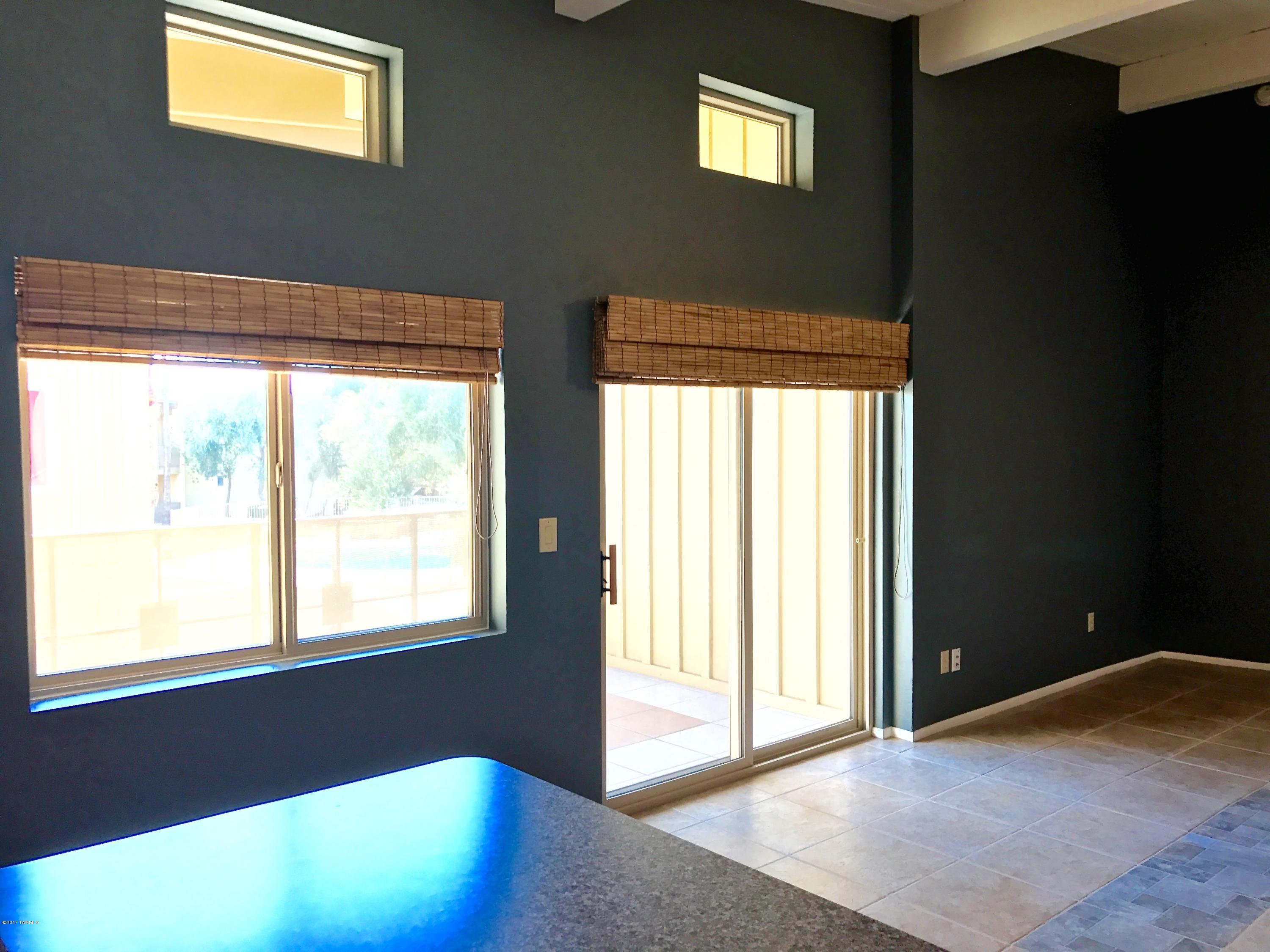 2525 N Alvernon Unit: F6