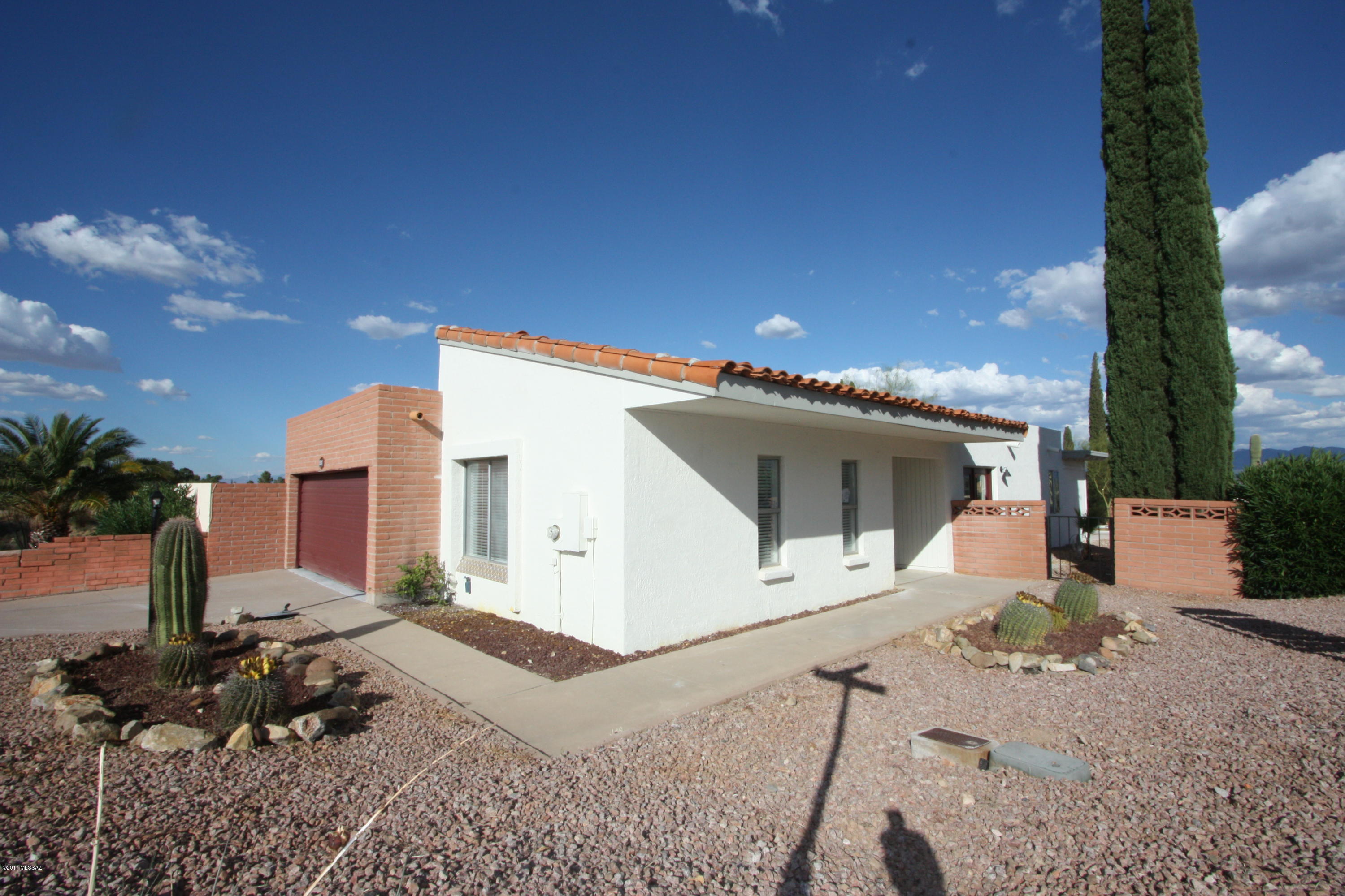 1251 W Calle Serrano