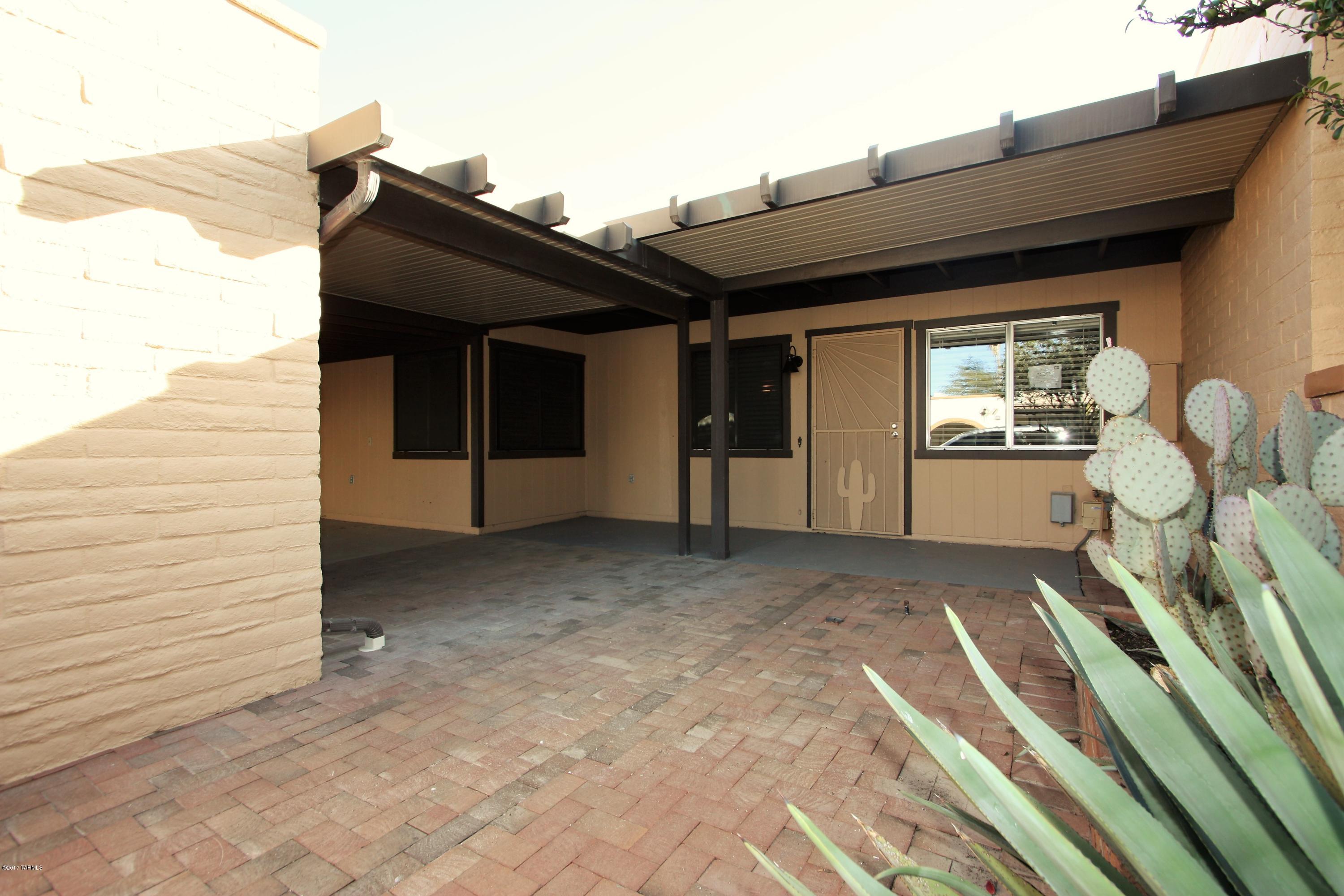 1411 W Camino Tolteca