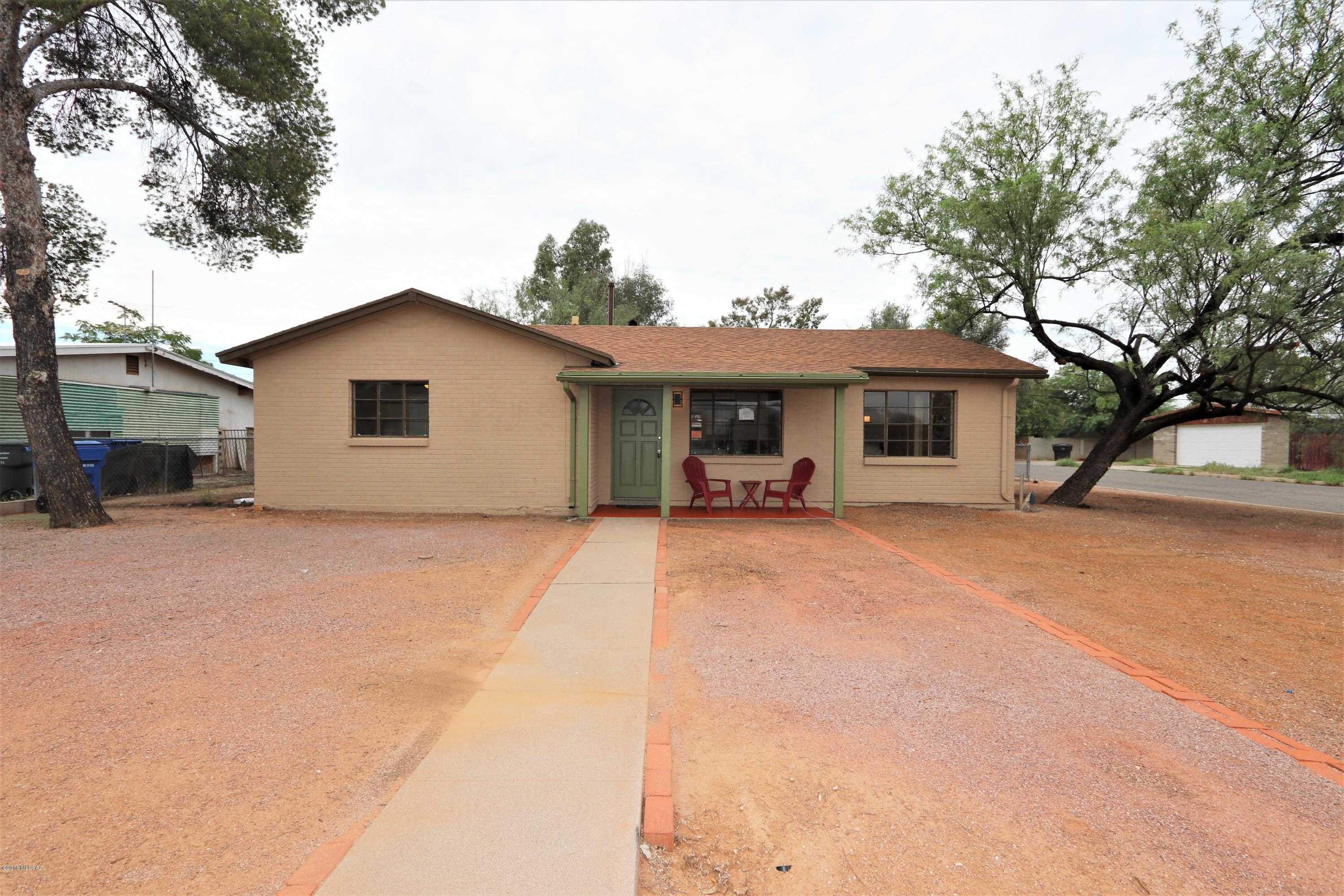 4802 E Seneca Street