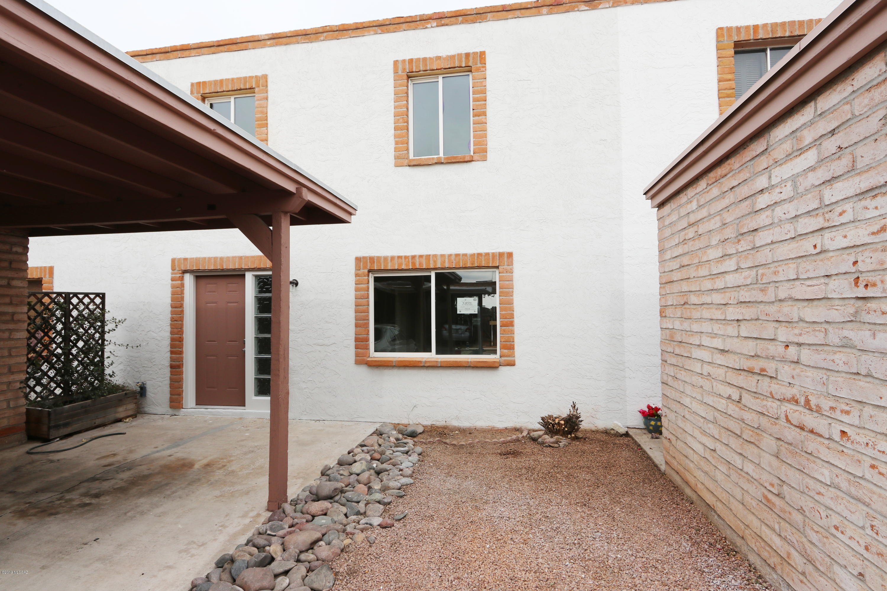 3960 E Flower Street Unit: 39