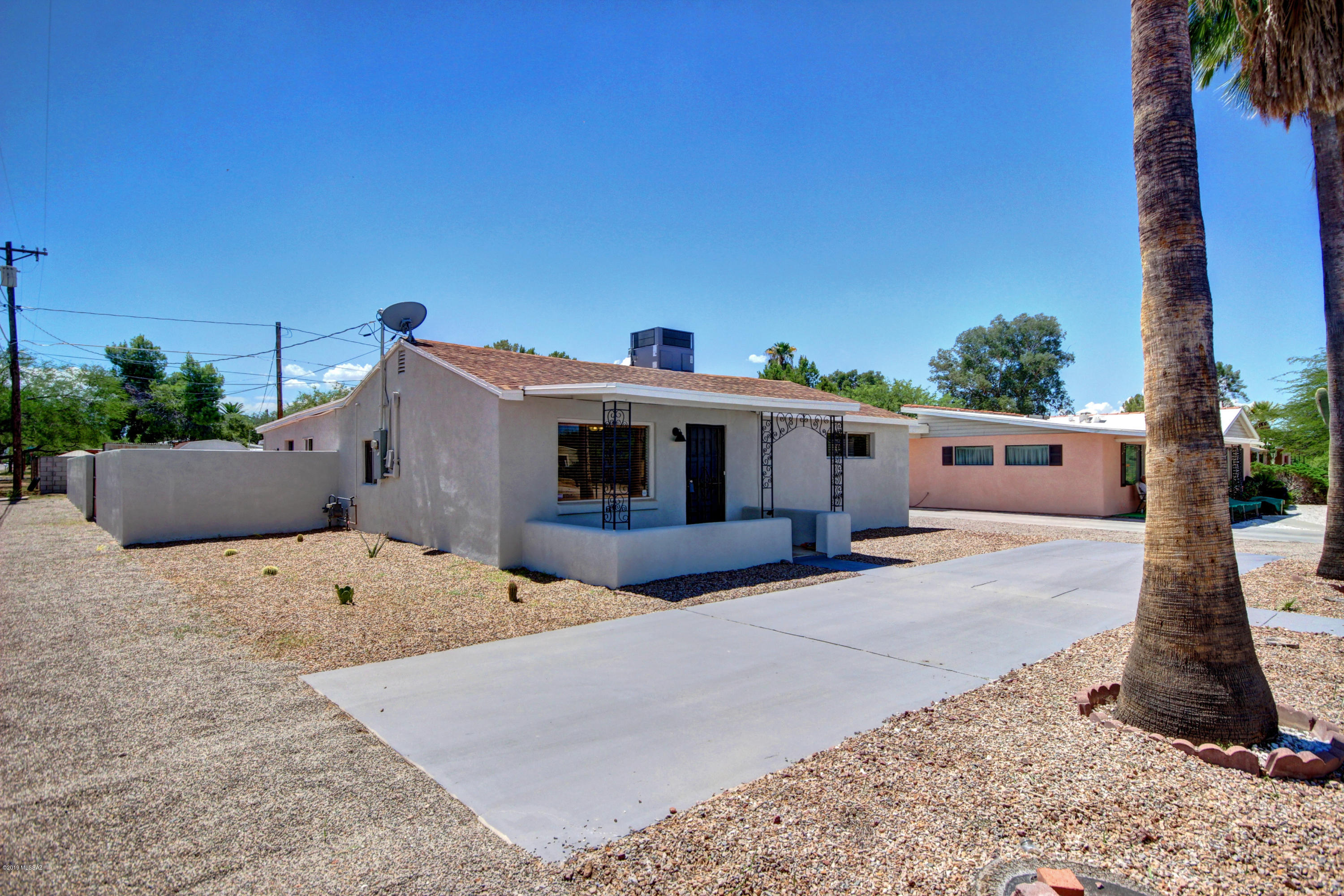 4160 E Montecito Street