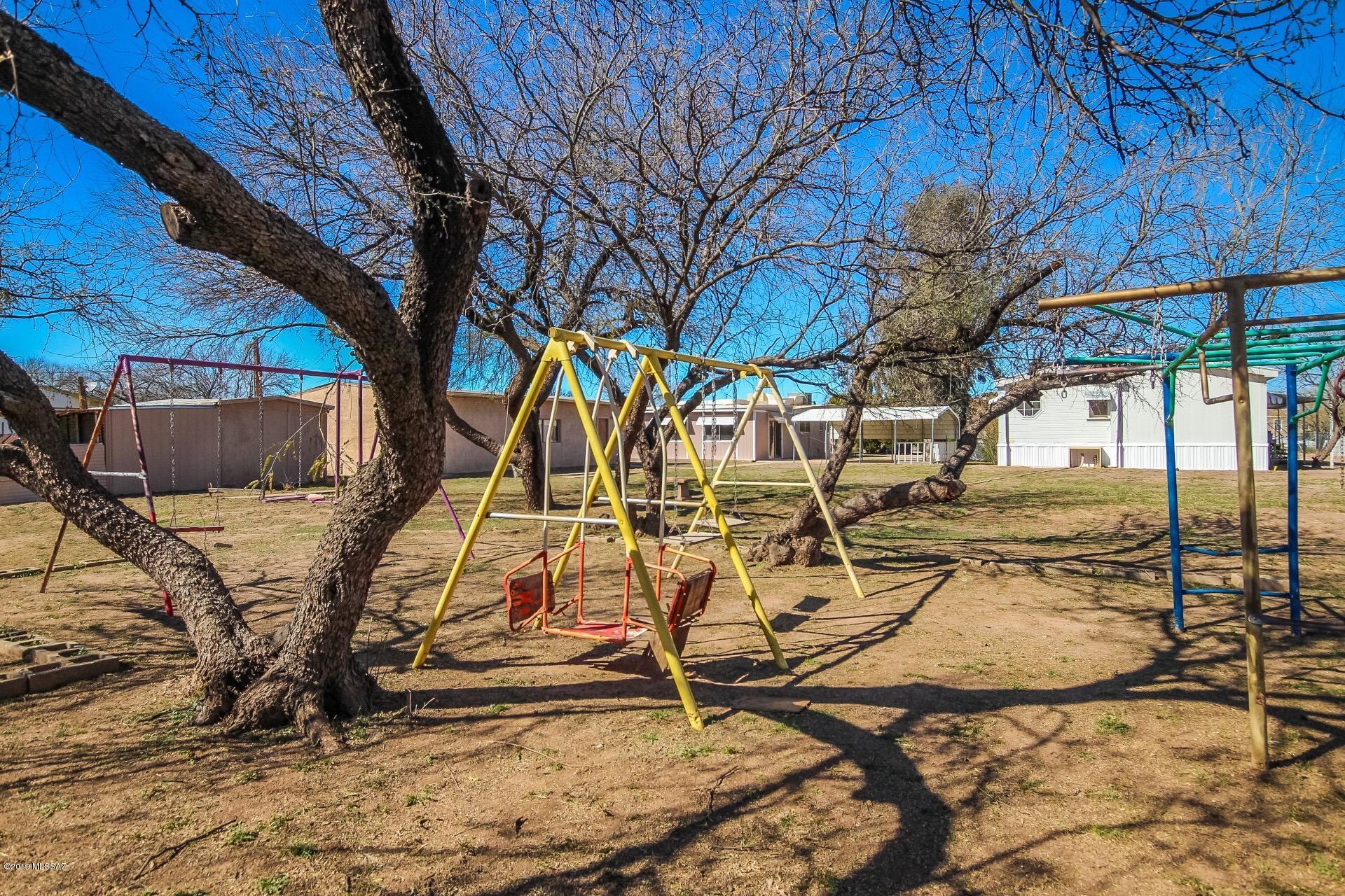 2915 W Via San Andrea