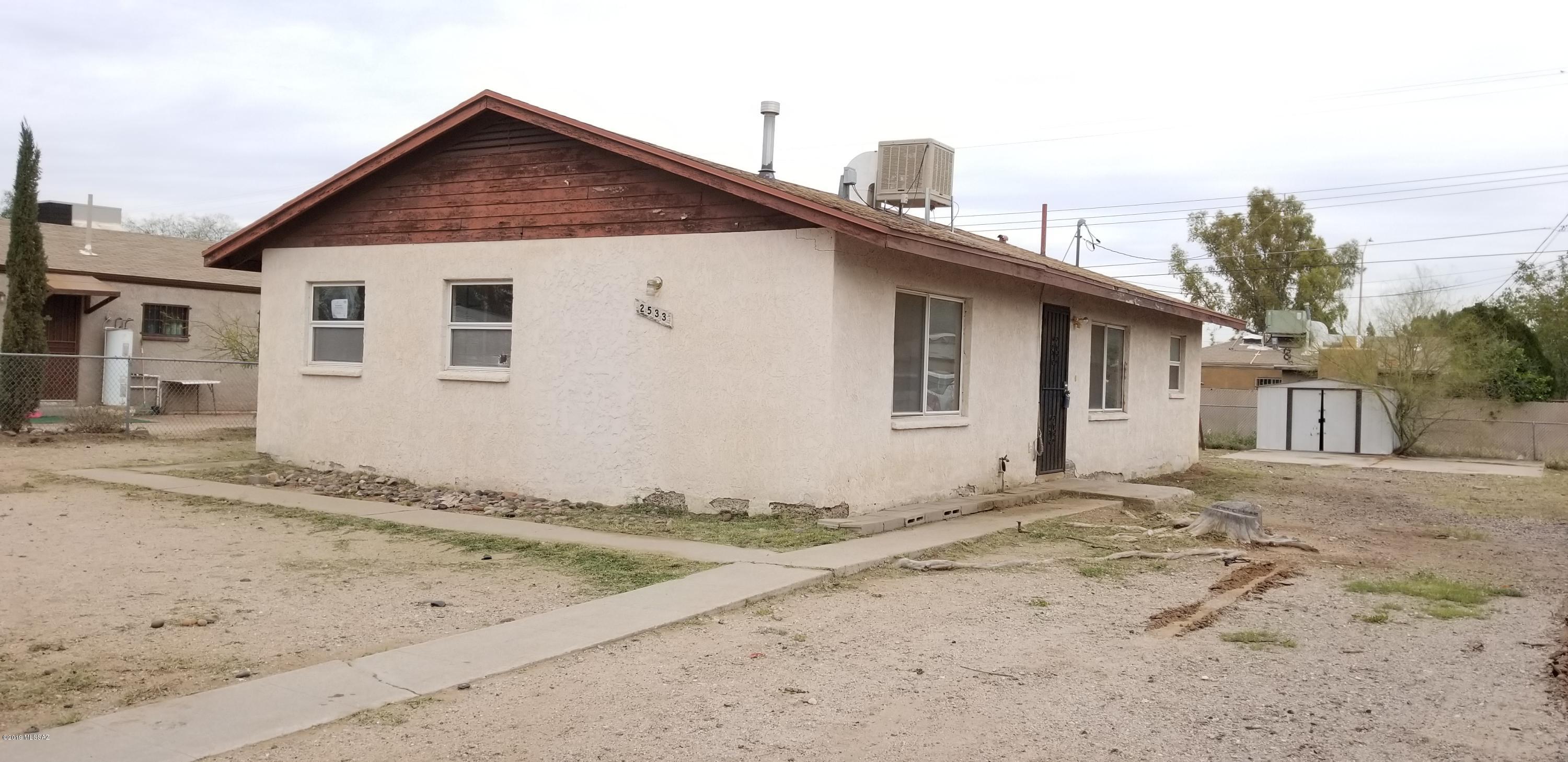 2533 E Cochise Vista