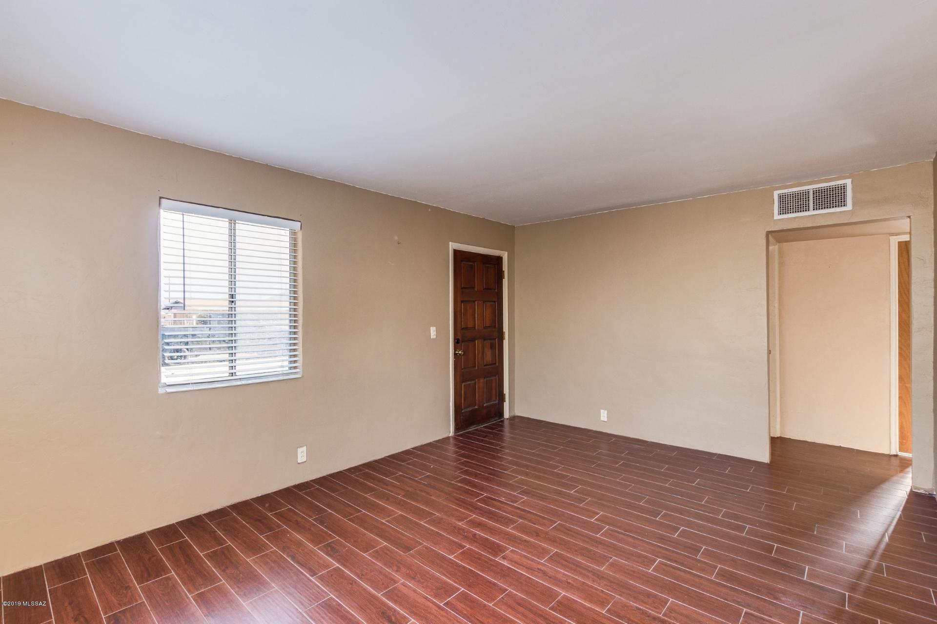 760 W Alturas Street