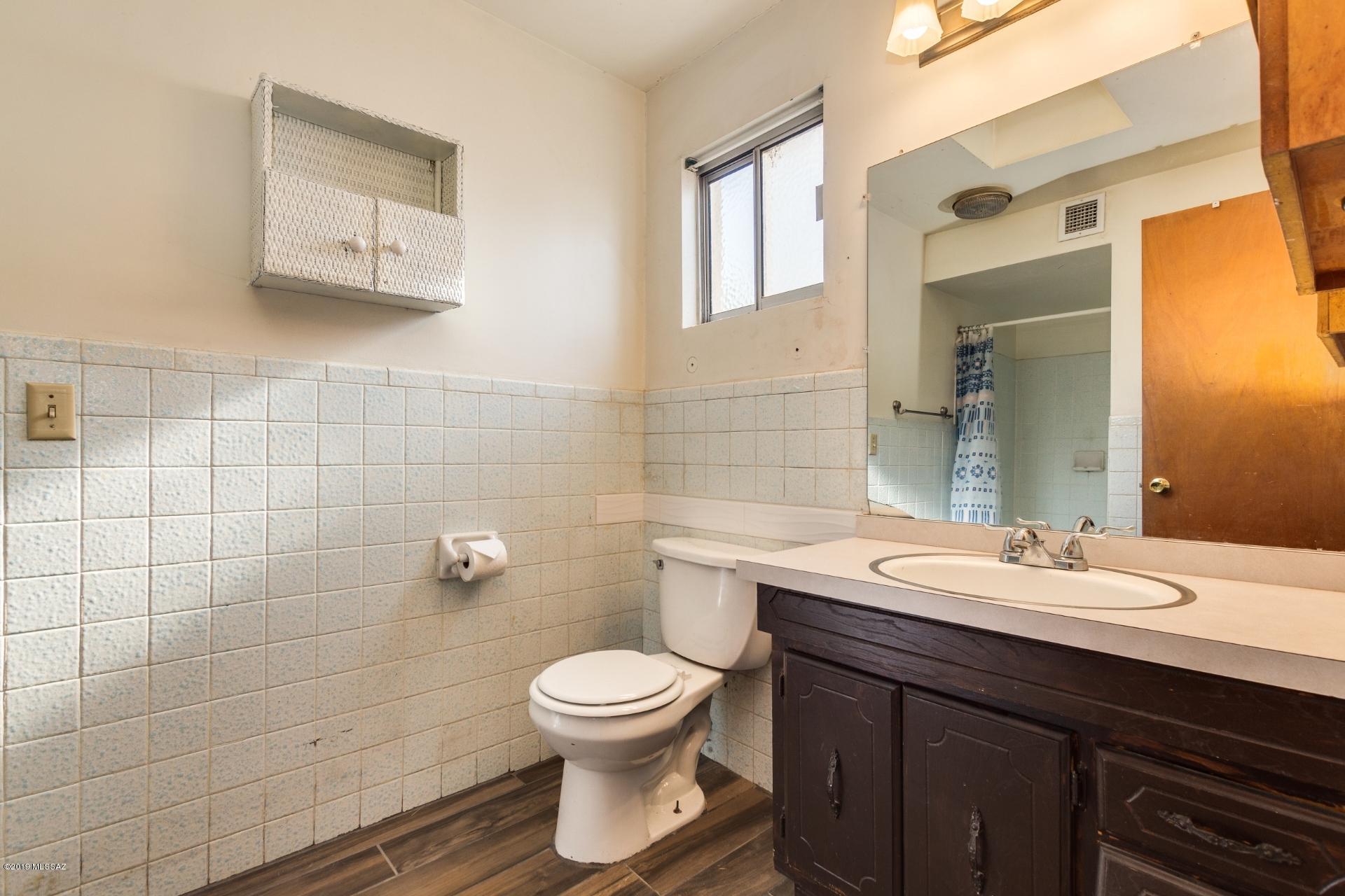 760 W Alturas Street