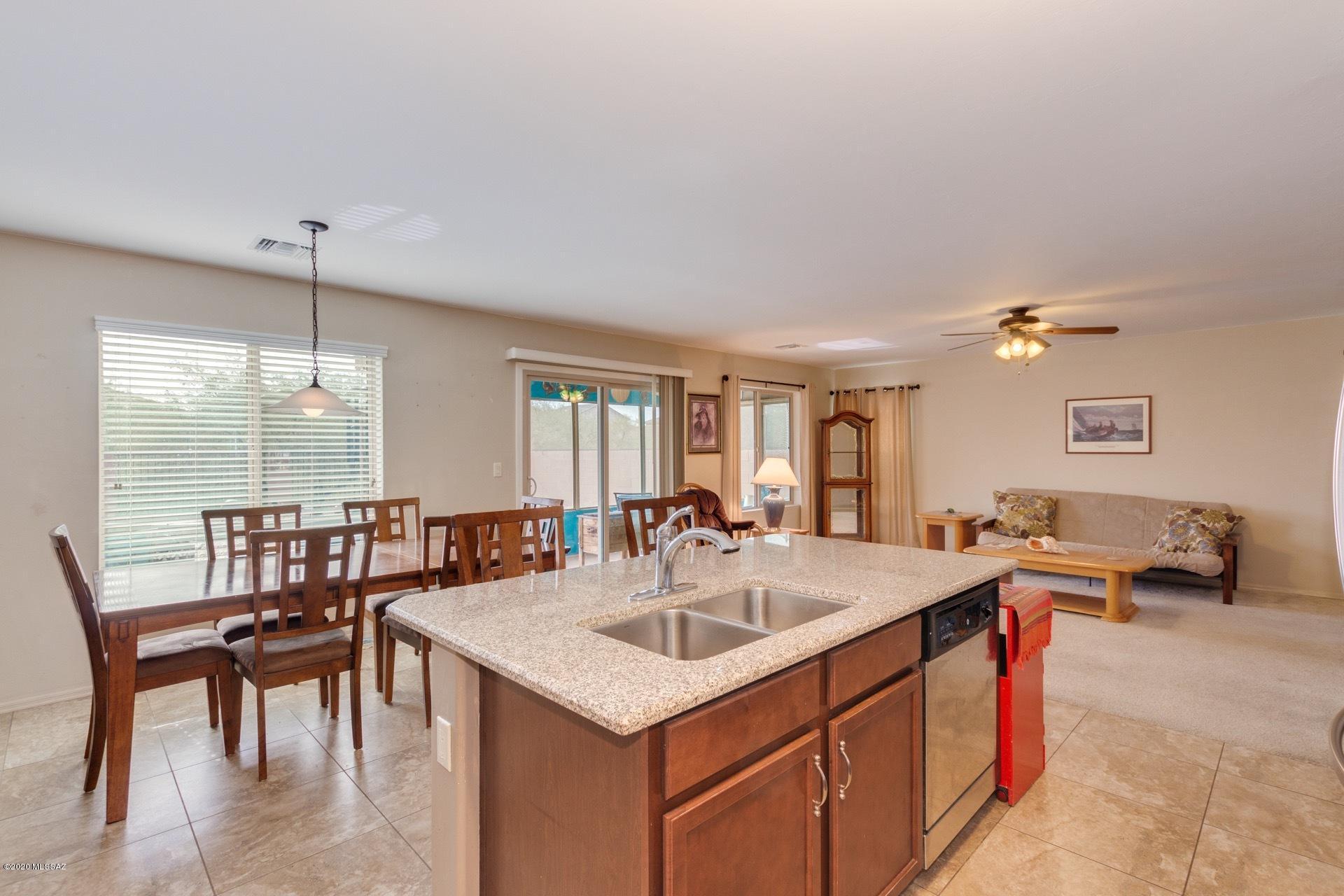 857 W Calle Arroyo Norte