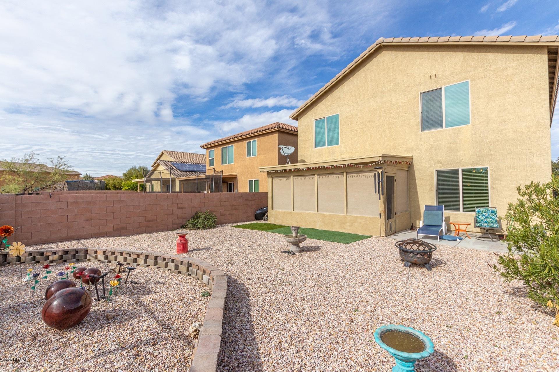 857 W Calle Arroyo Norte