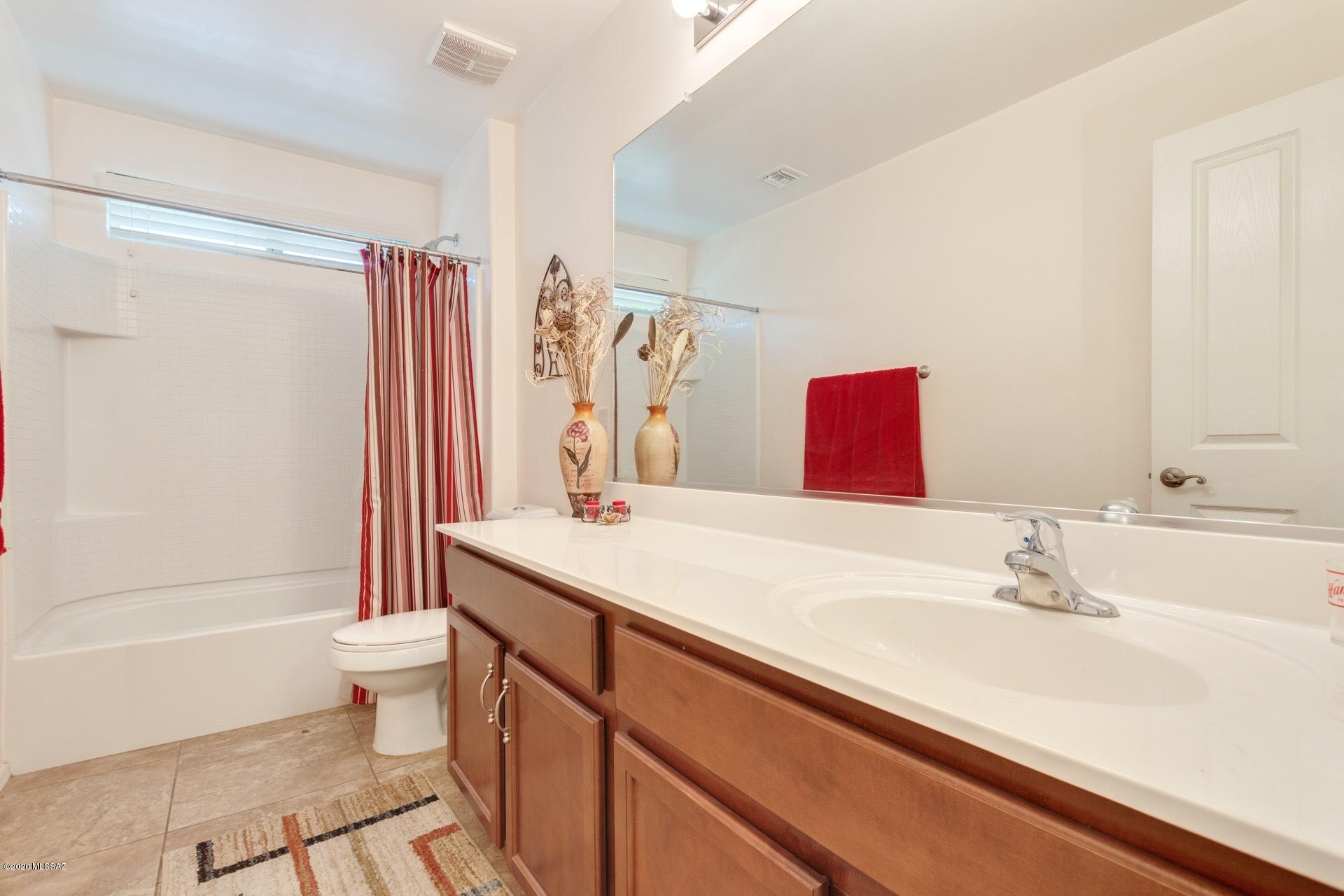 857 W Calle Arroyo Norte