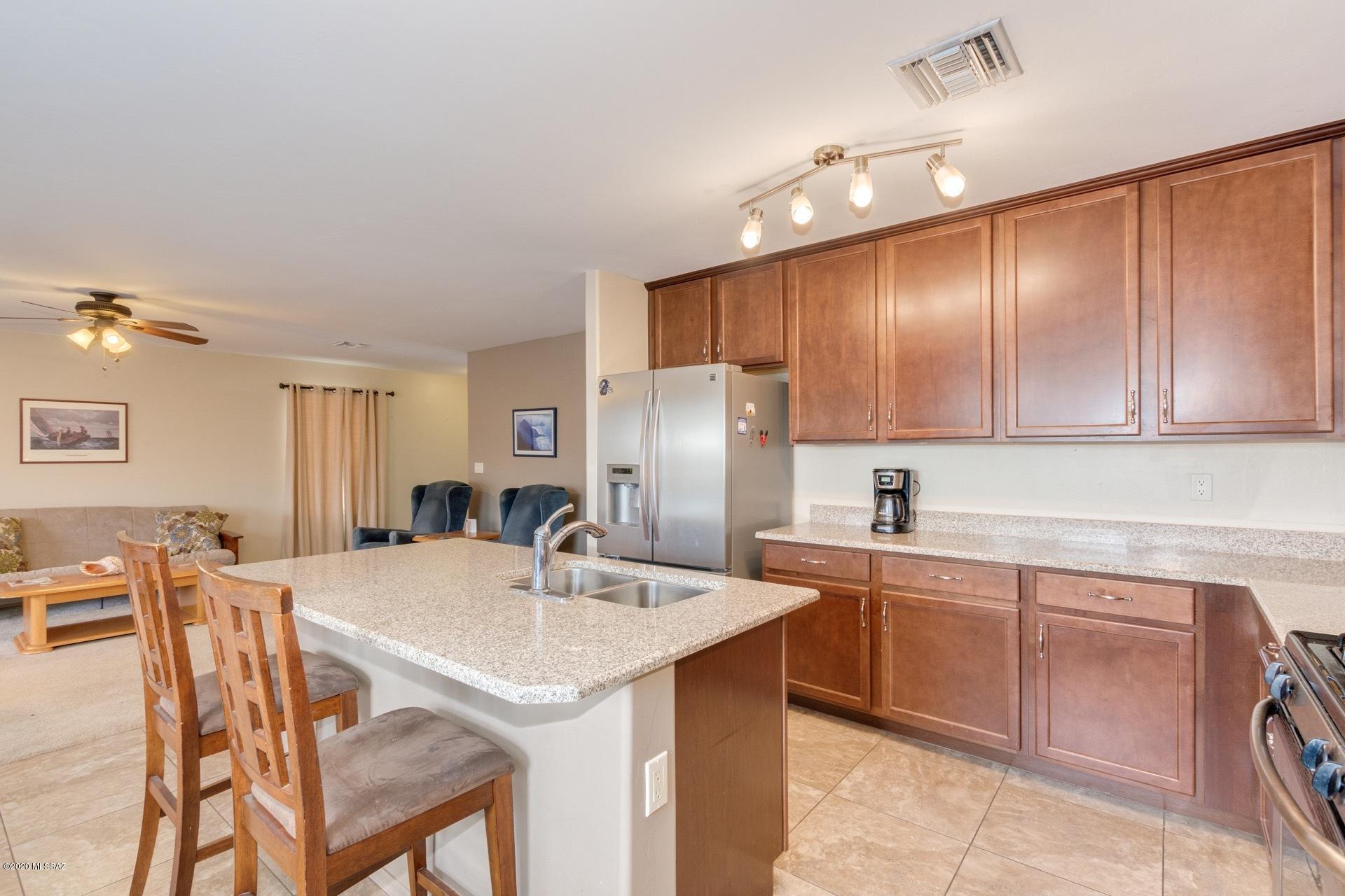 857 W Calle Arroyo Norte
