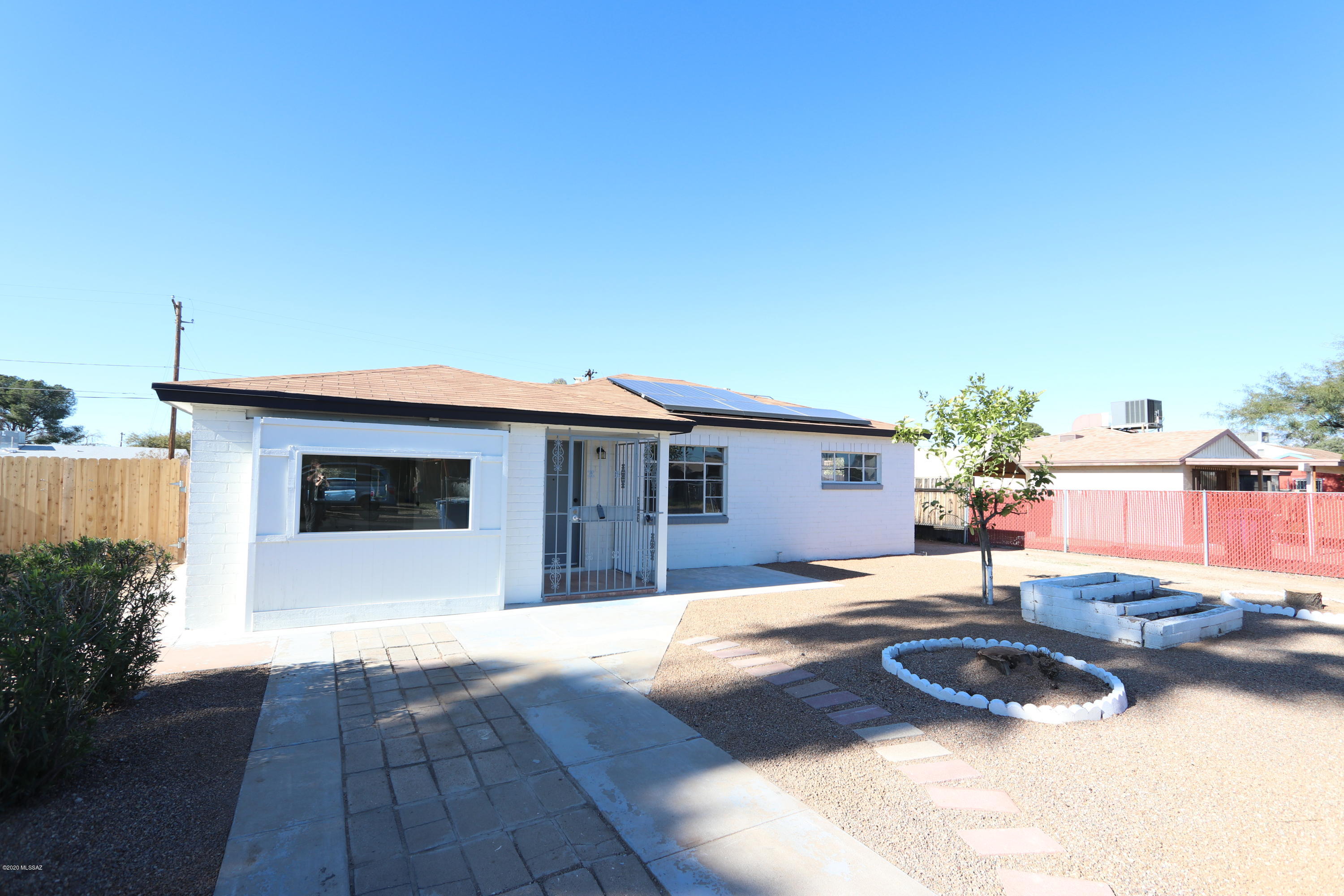 2218 S Kelvin Stravenue