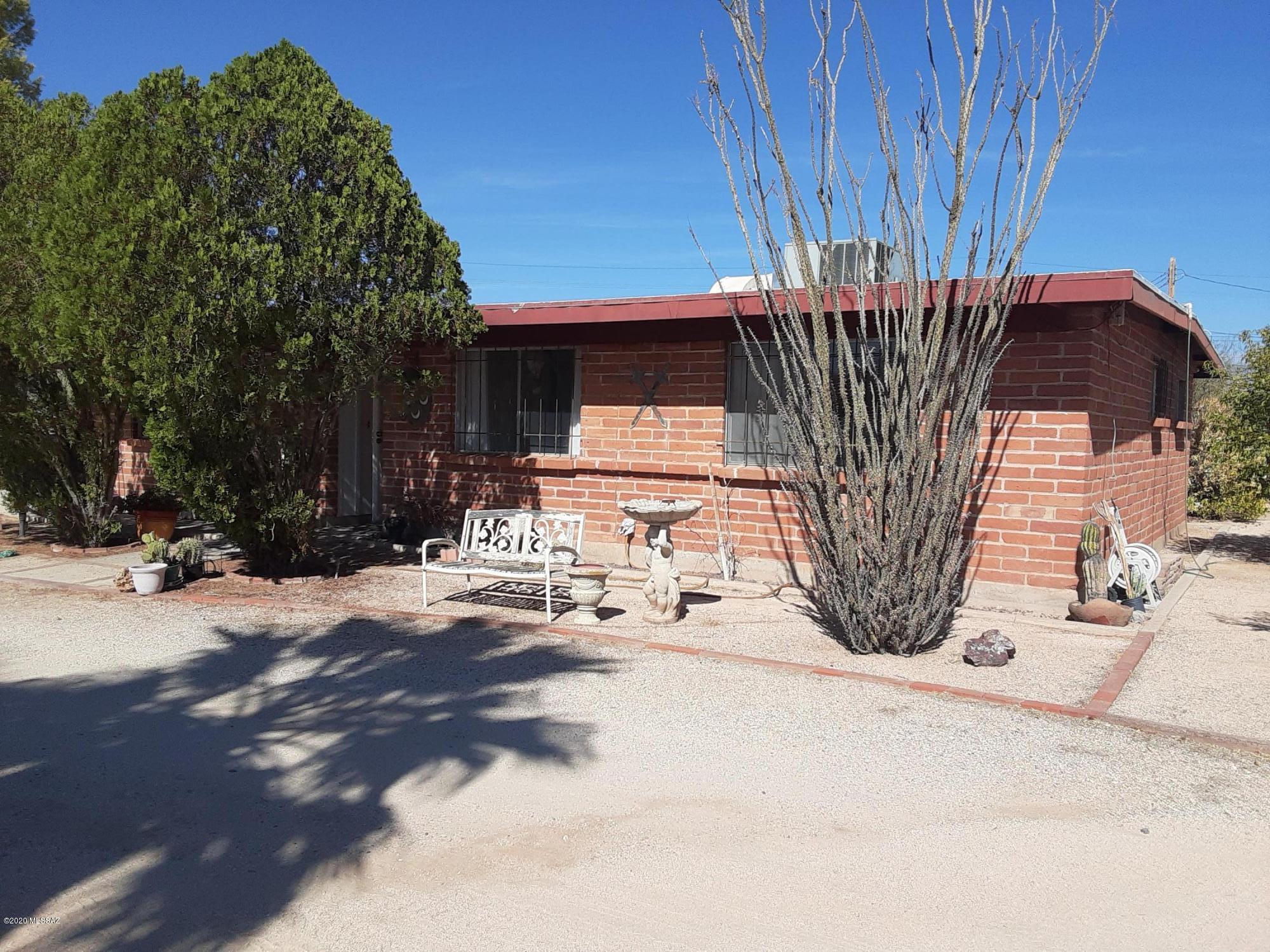 230 W Meadowbrook Drive