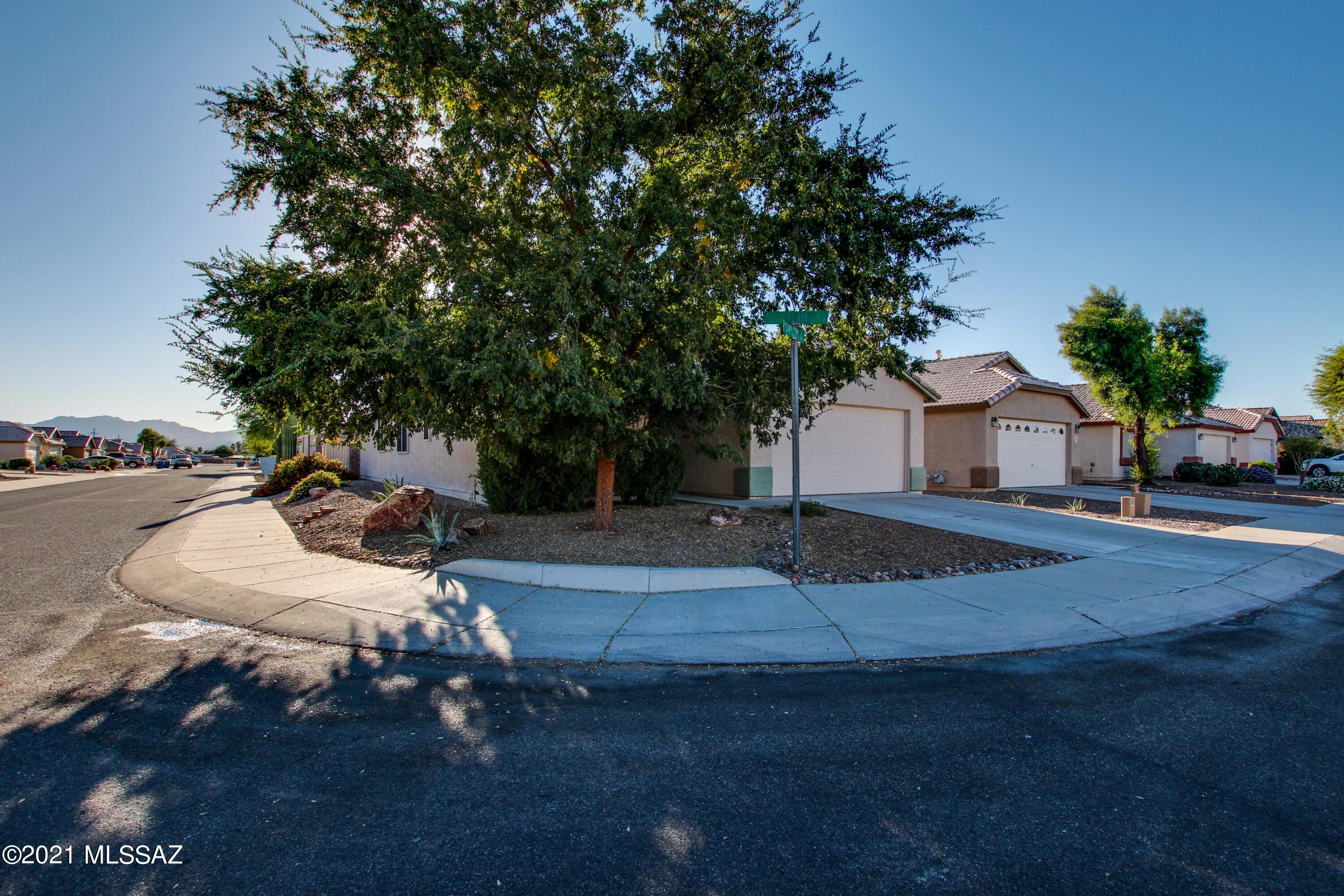 2801 W Simplicity Drive