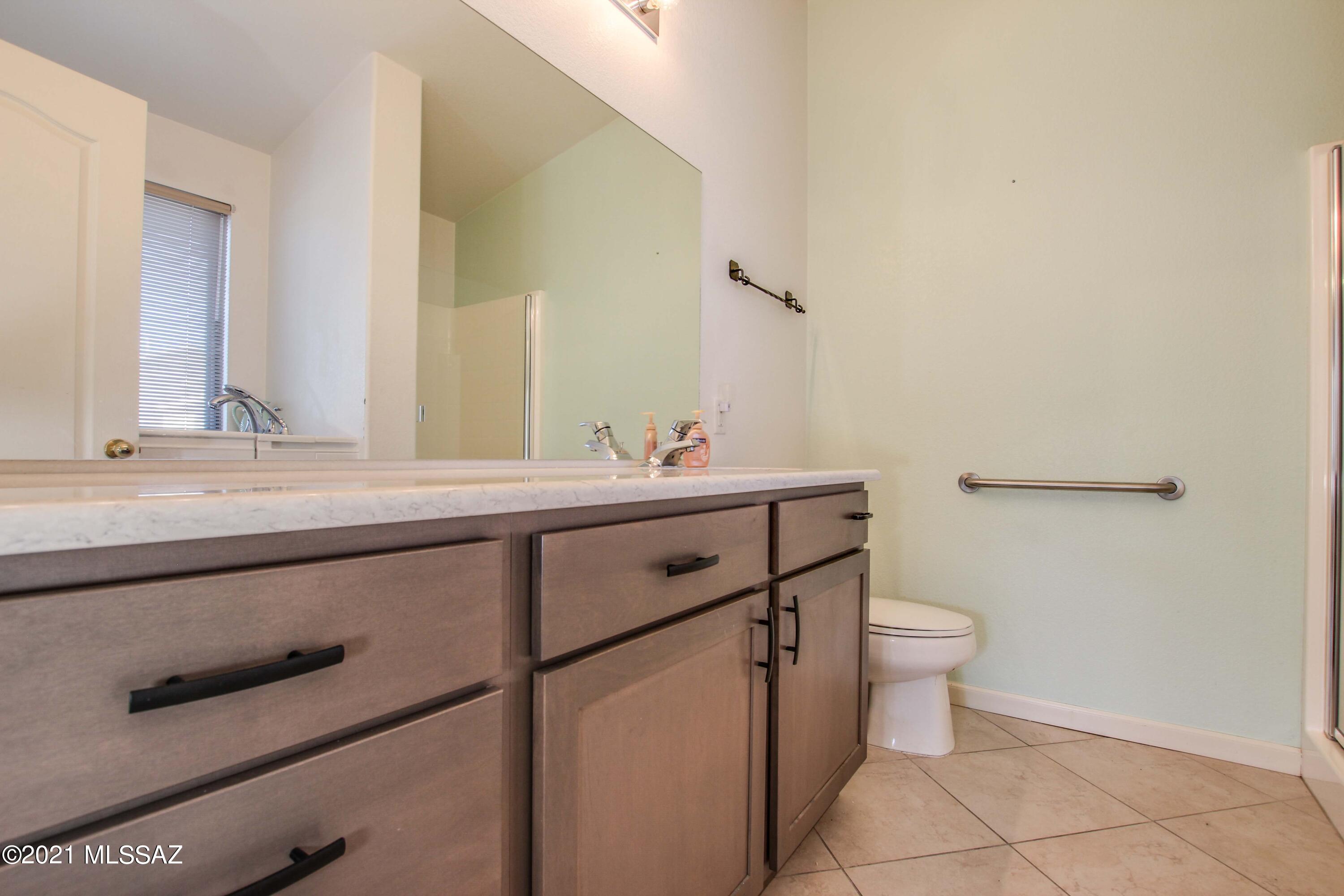2801 W Simplicity Drive