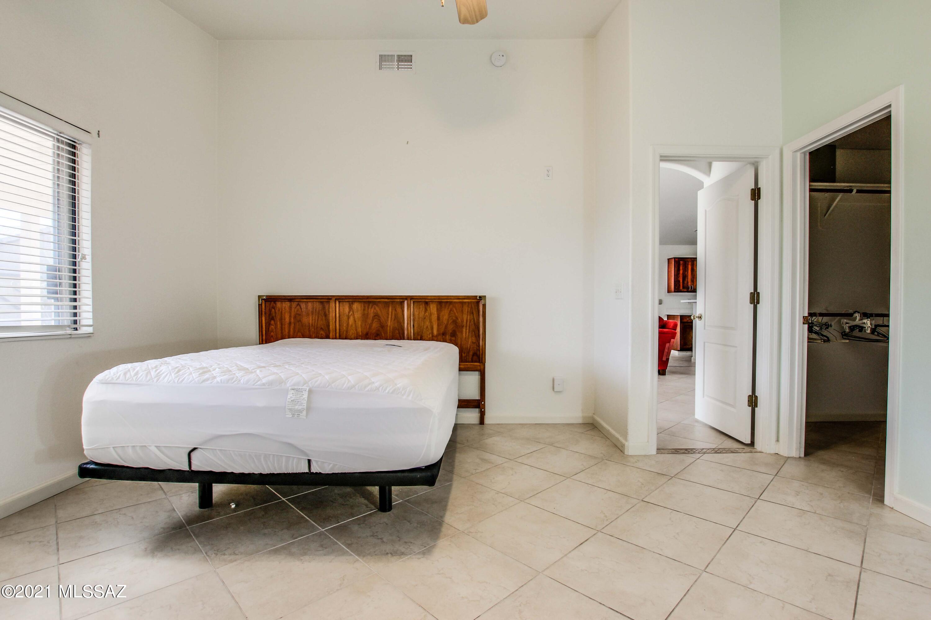 2801 W Simplicity Drive