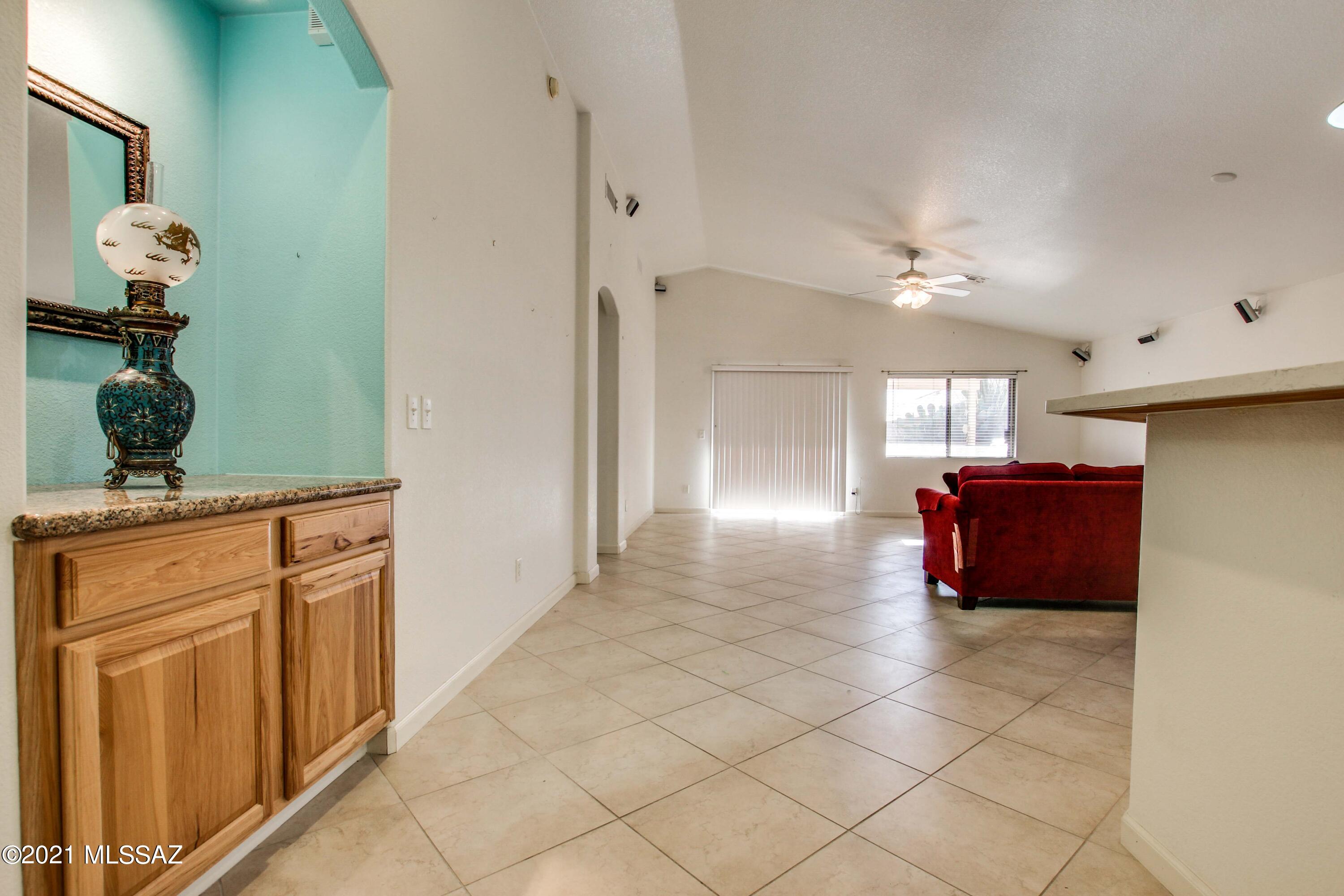 2801 W Simplicity Drive