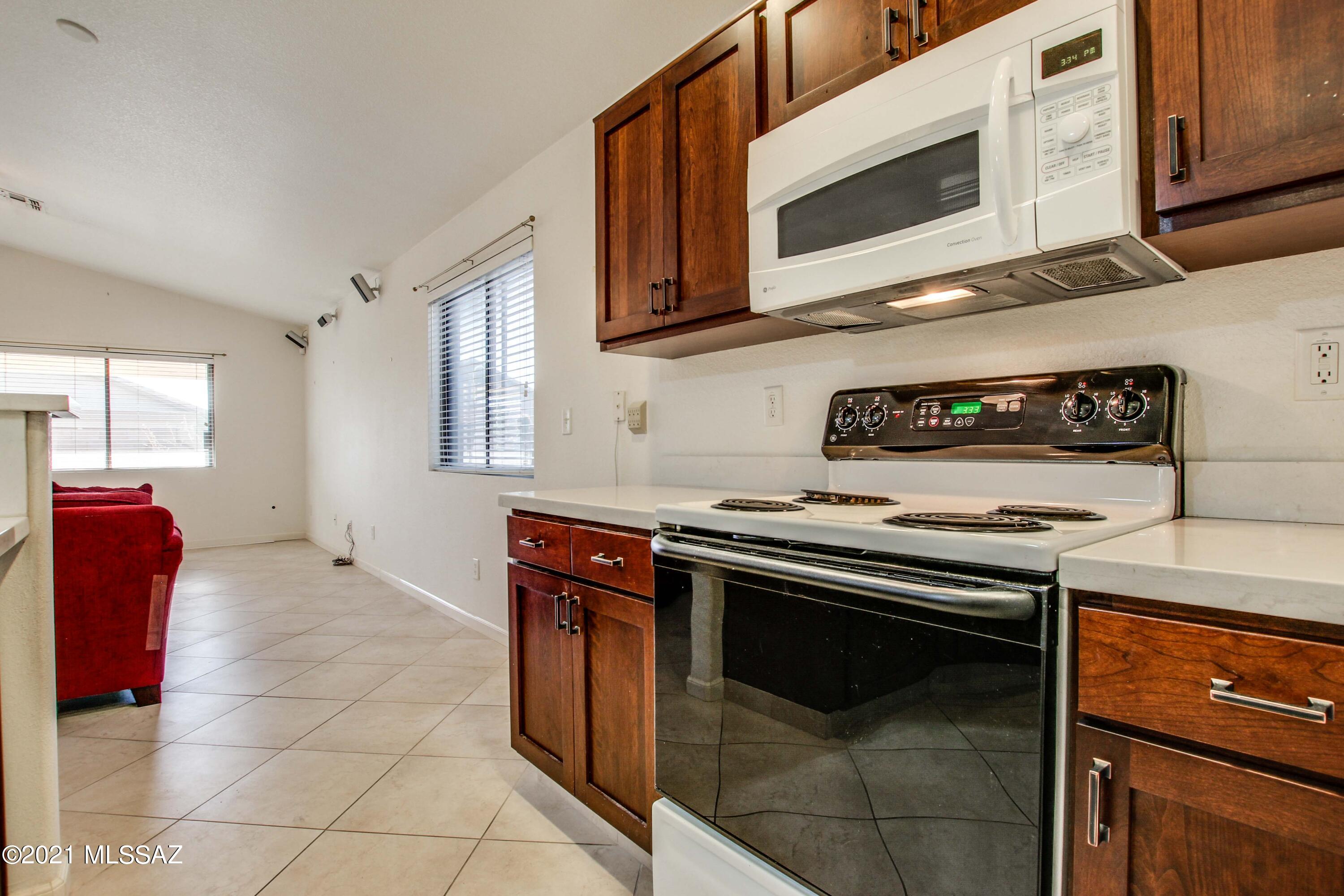 2801 W Simplicity Drive