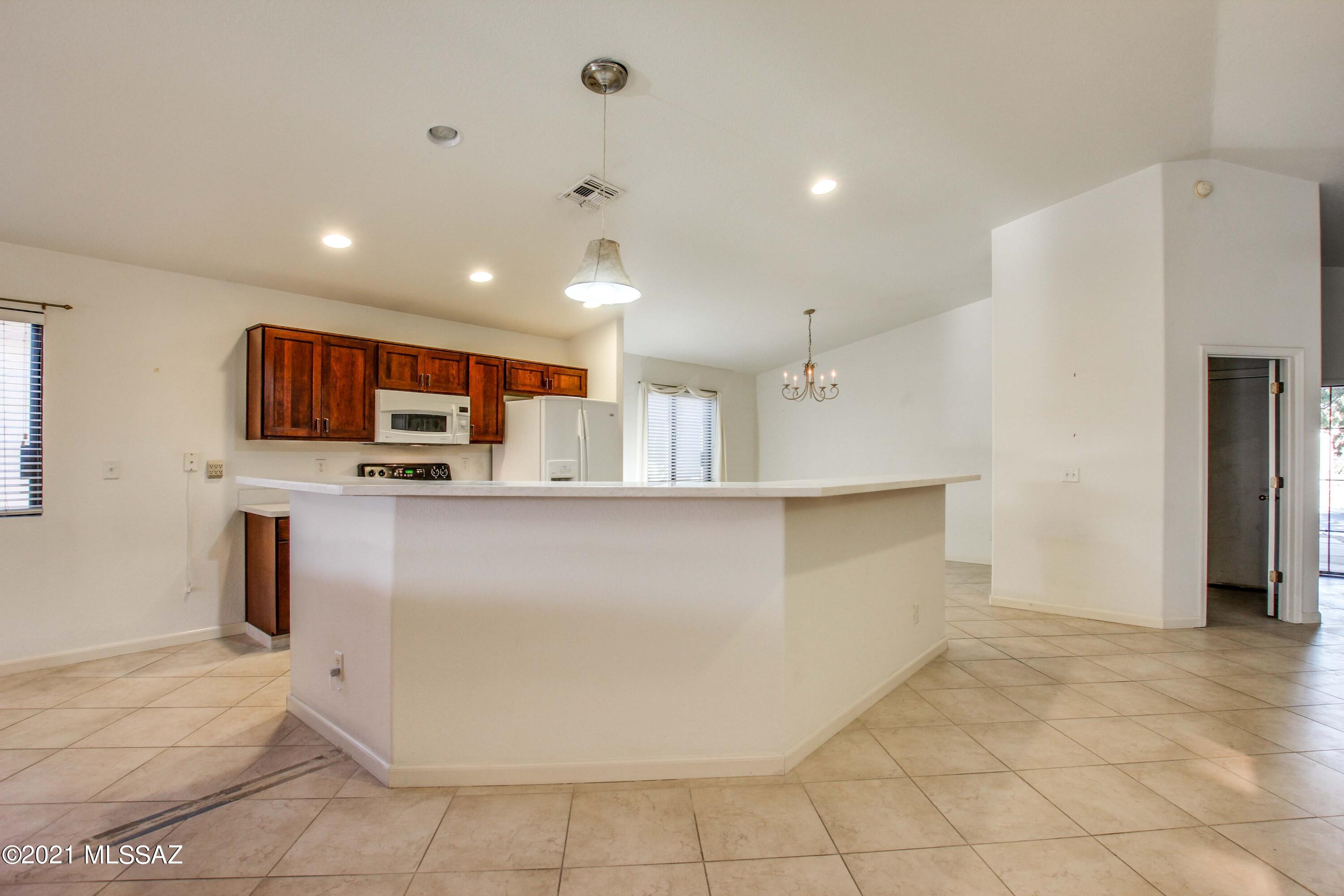 2801 W Simplicity Drive