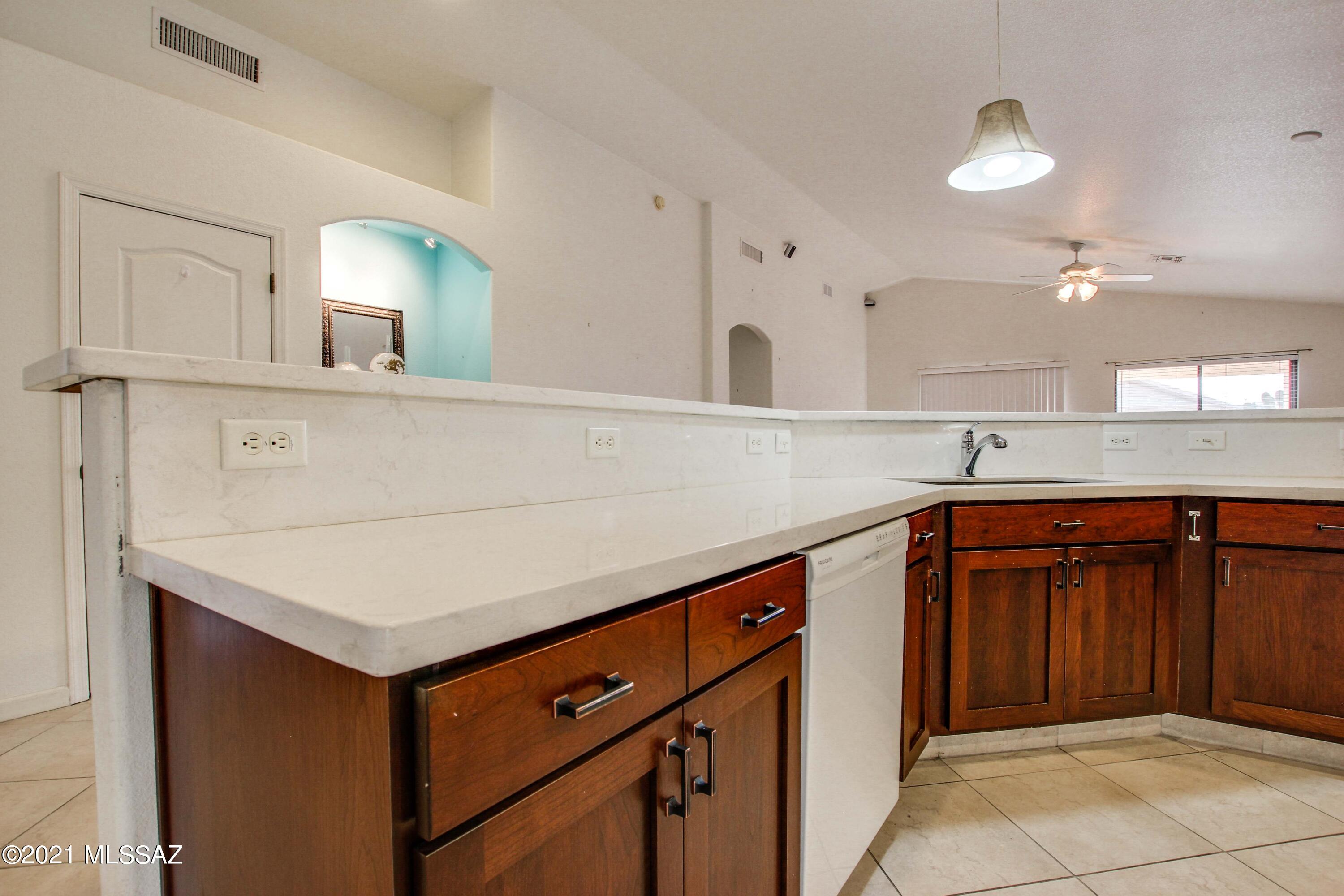2801 W Simplicity Drive