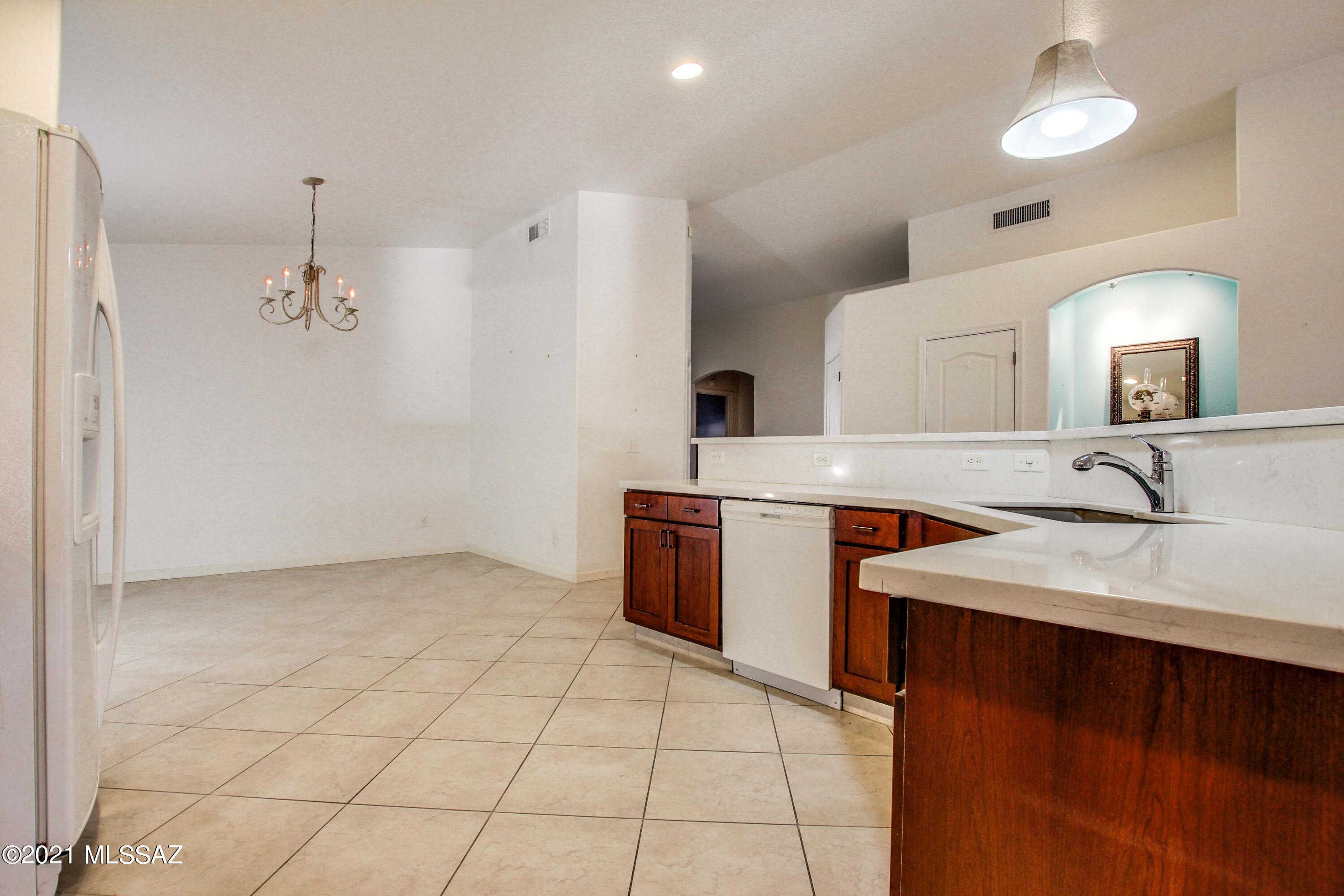 2801 W Simplicity Drive