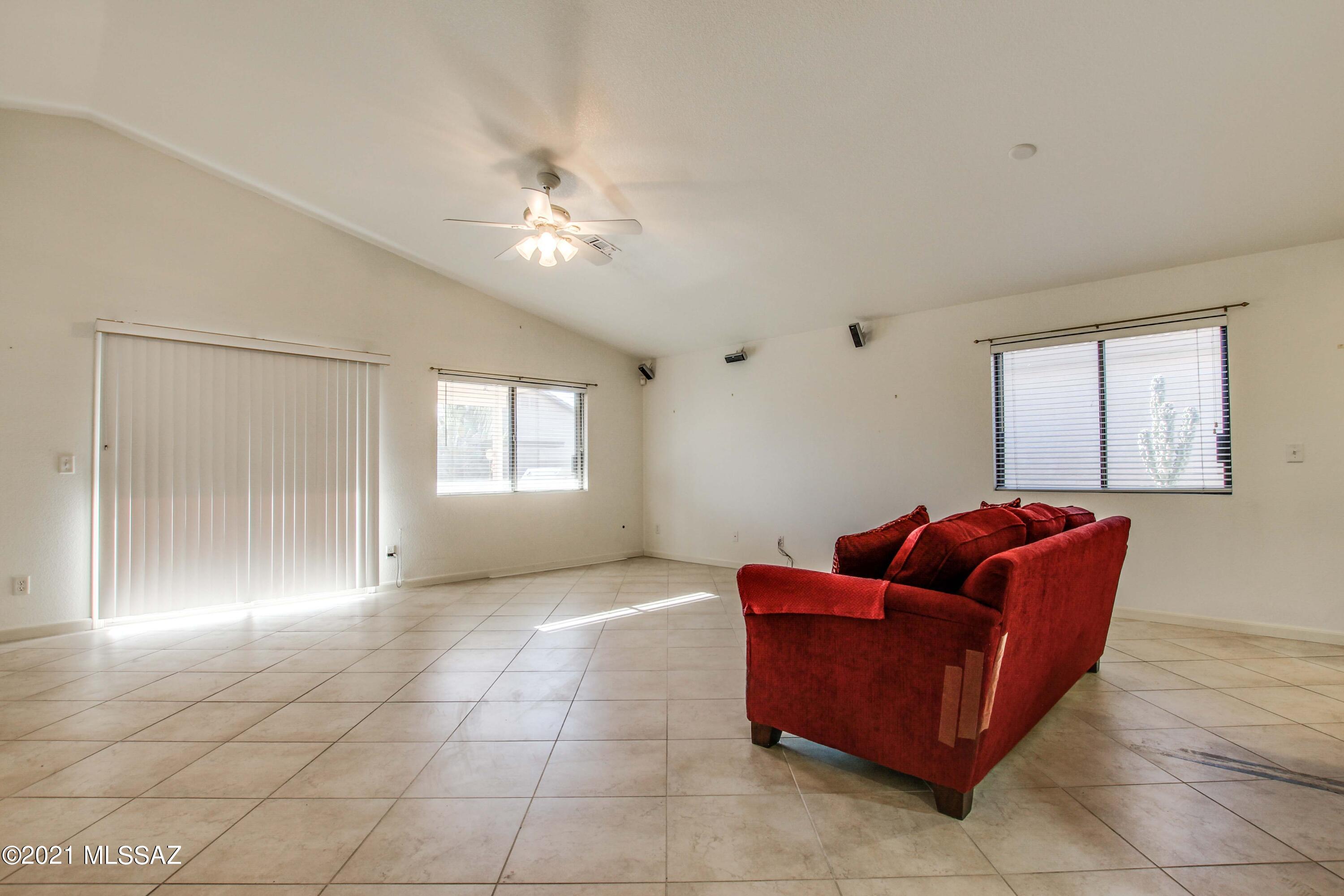 2801 W Simplicity Drive