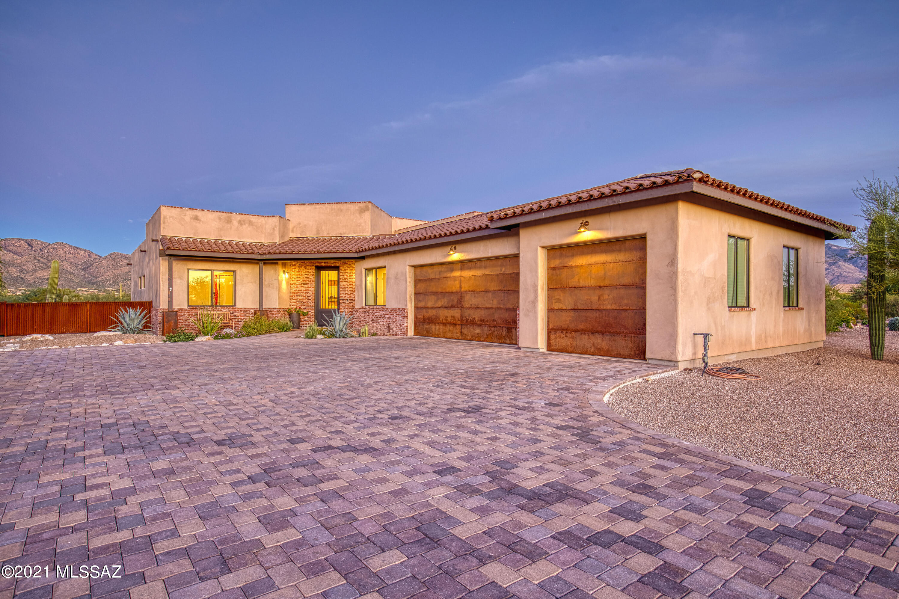 2756 N Megafauna Court