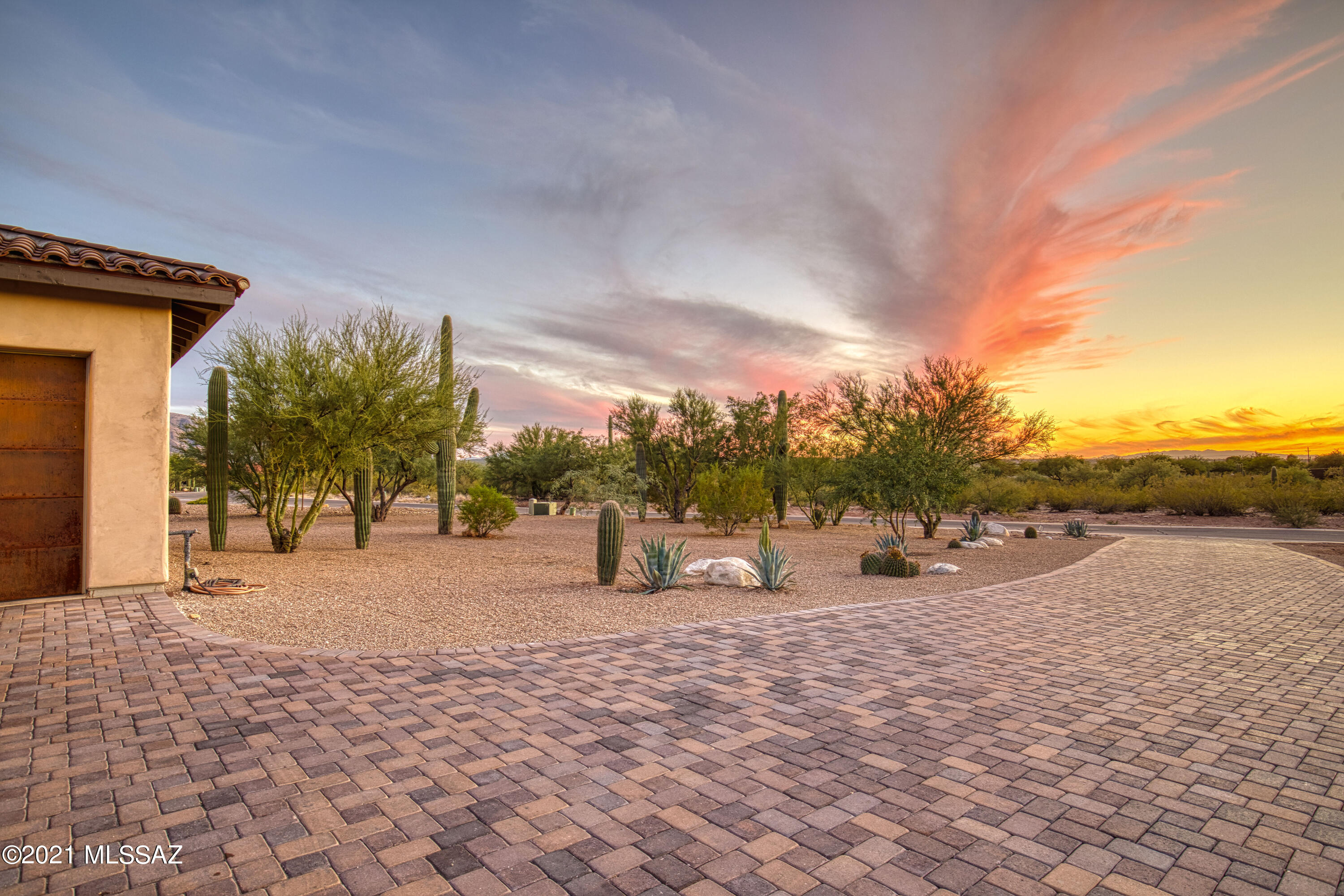 2756 N Megafauna Court