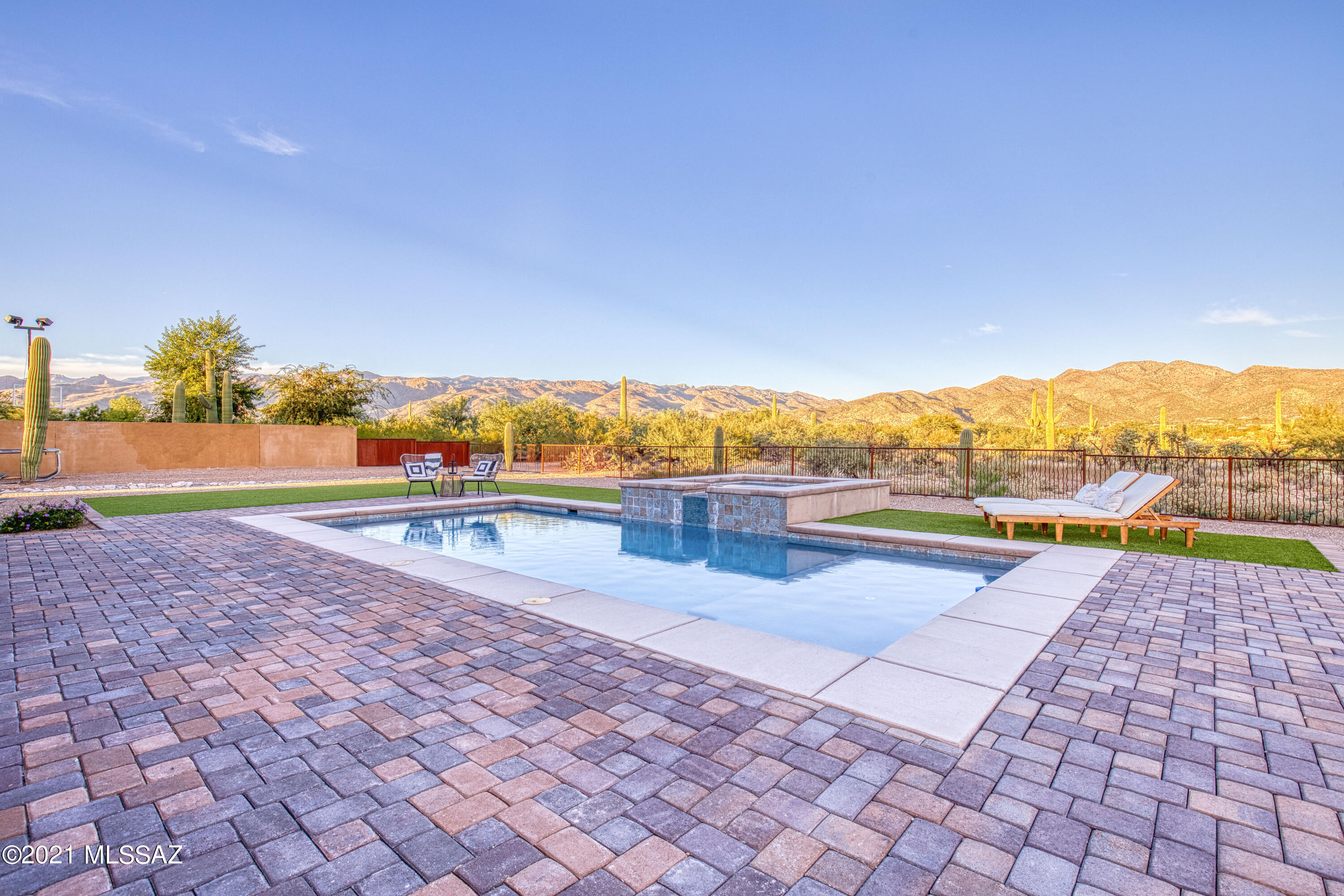 2756 N Megafauna Court