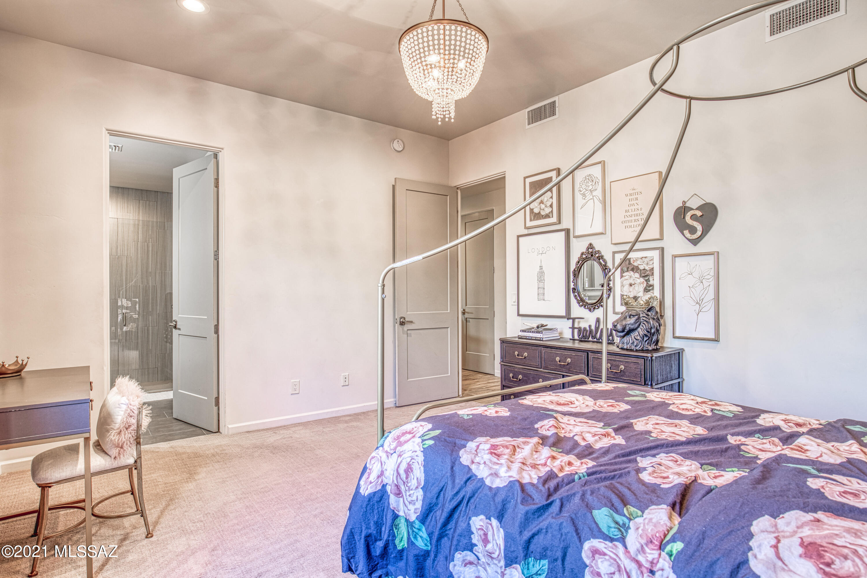 2756 N Megafauna Court