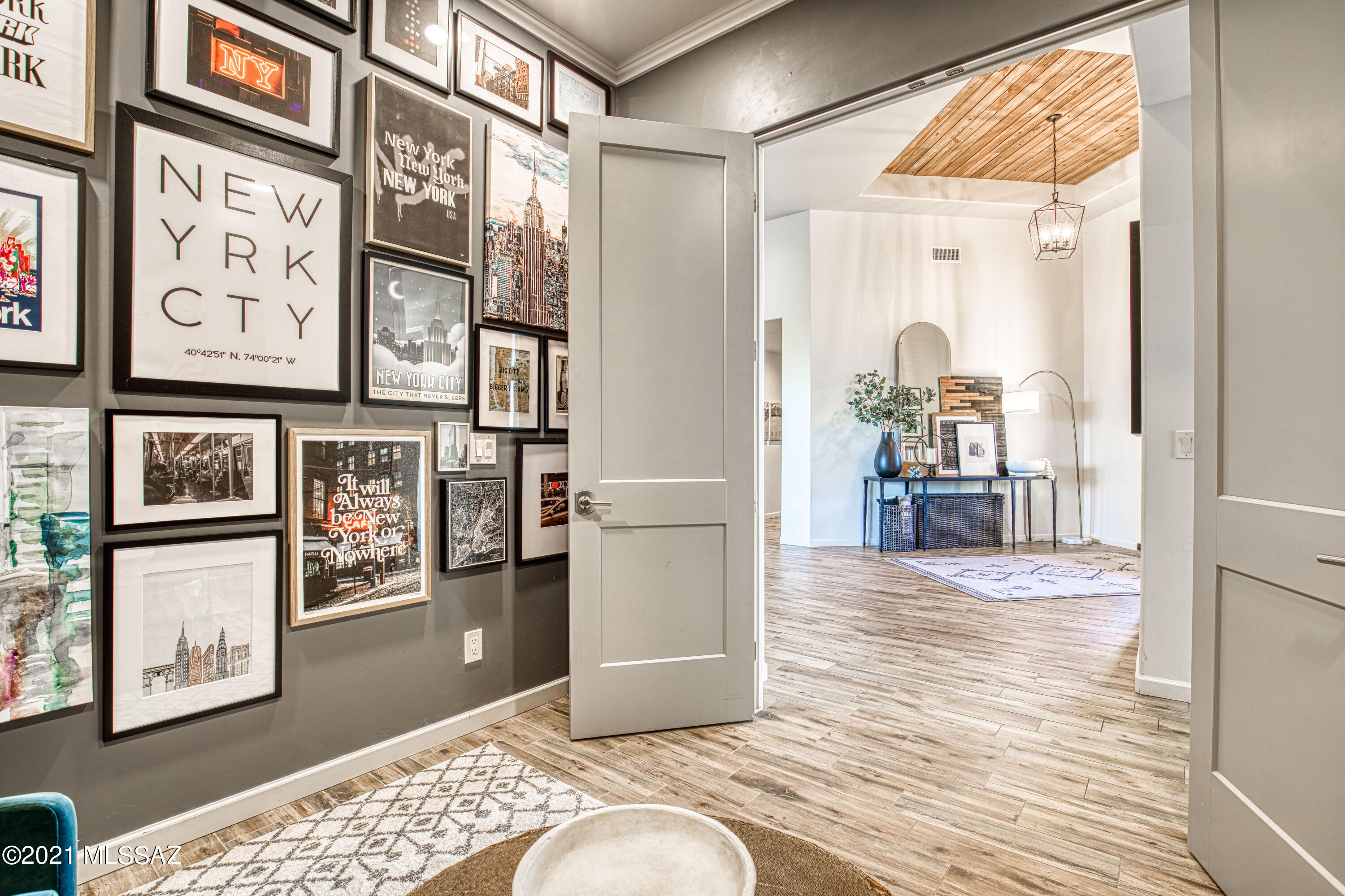 2756 N Megafauna Court