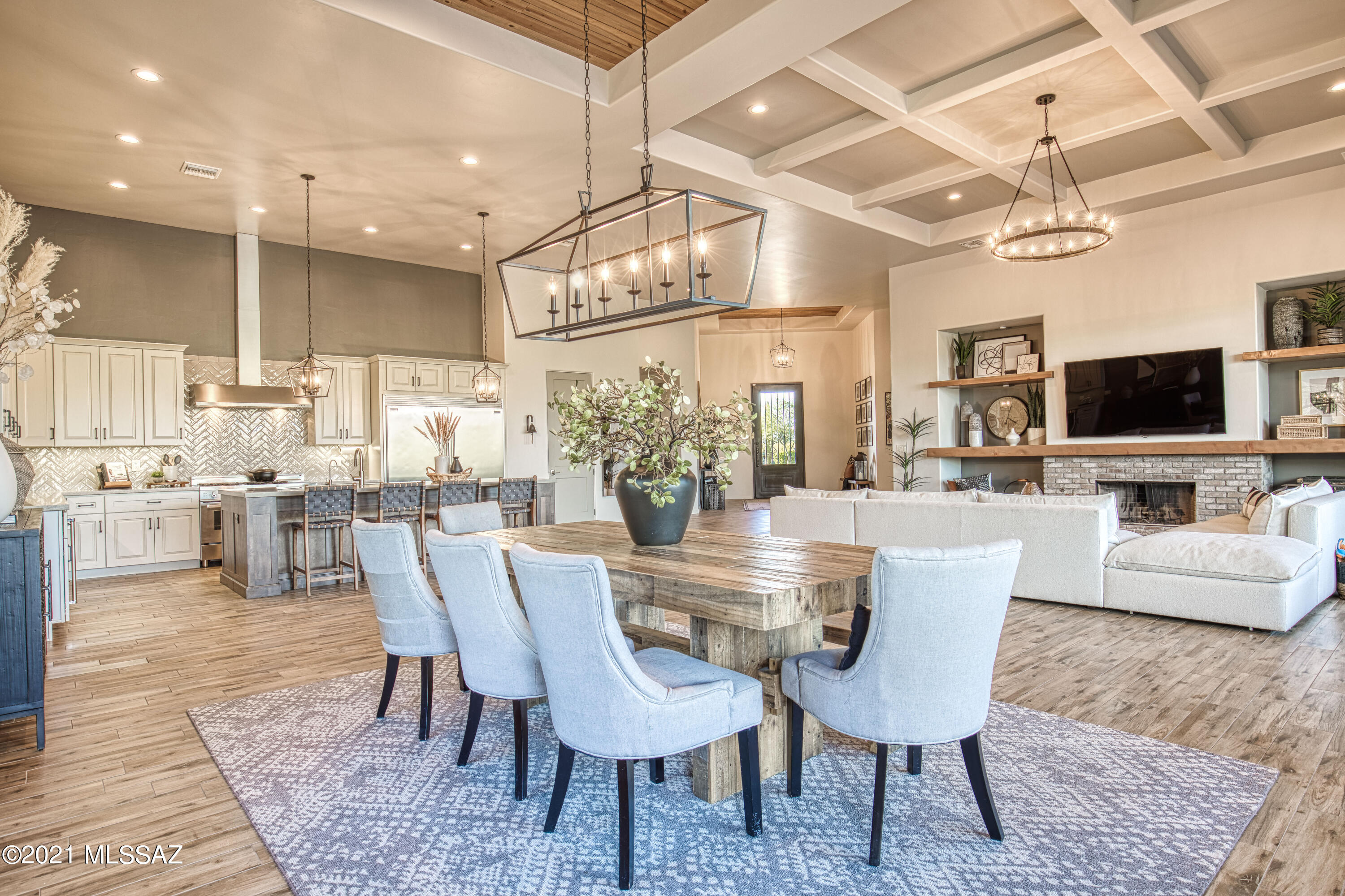 2756 N Megafauna Court