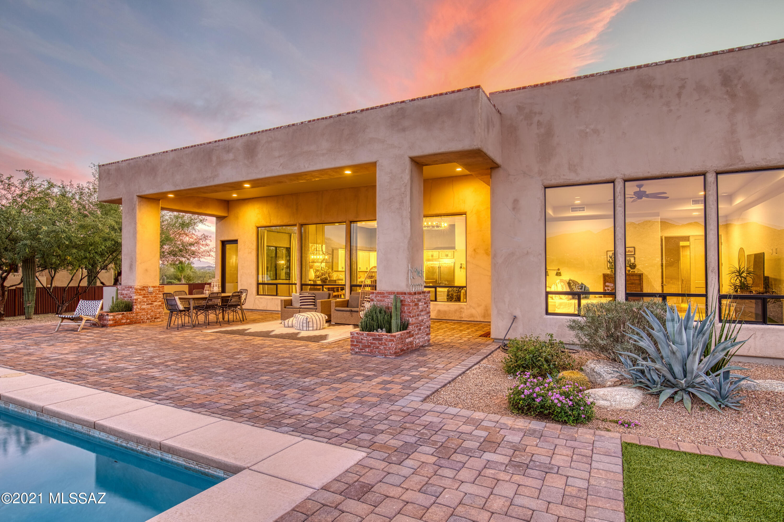 2756 N Megafauna Court