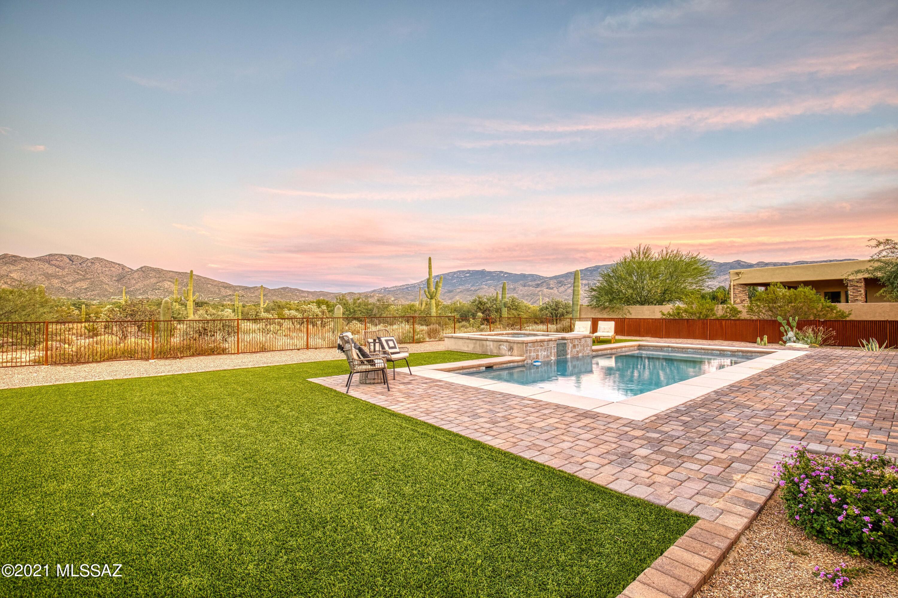 2756 N Megafauna Court