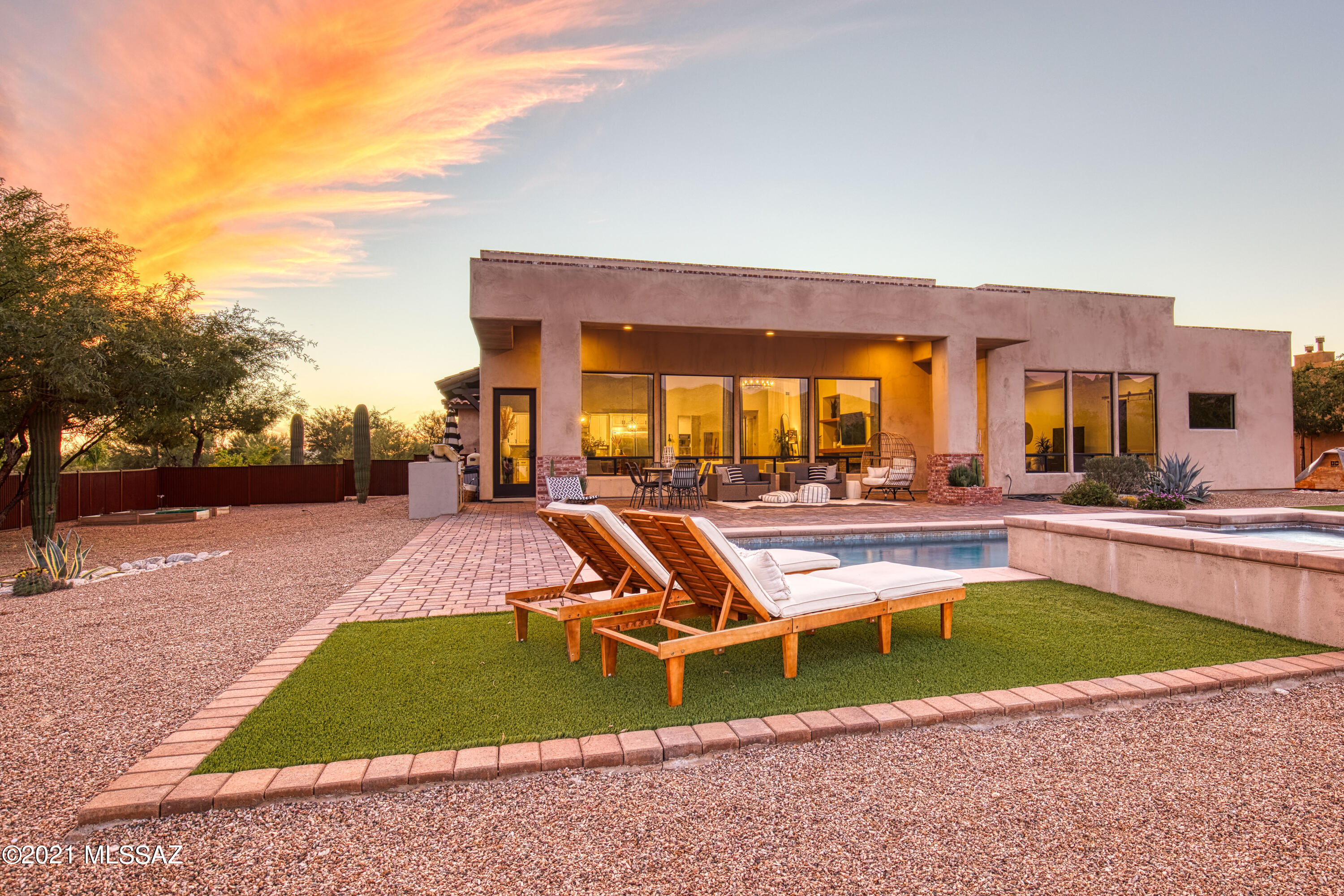 2756 N Megafauna Court