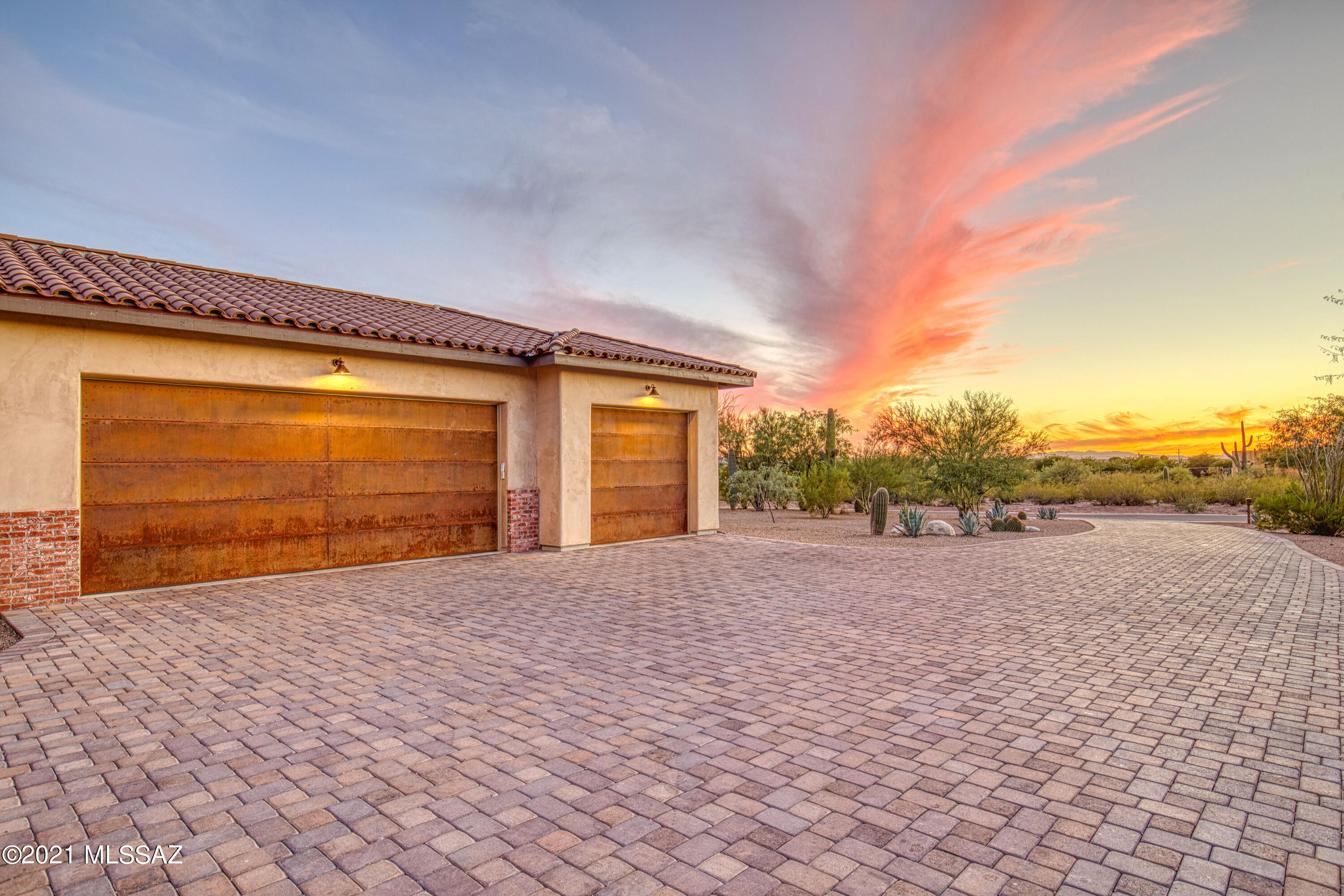 2756 N Megafauna Court