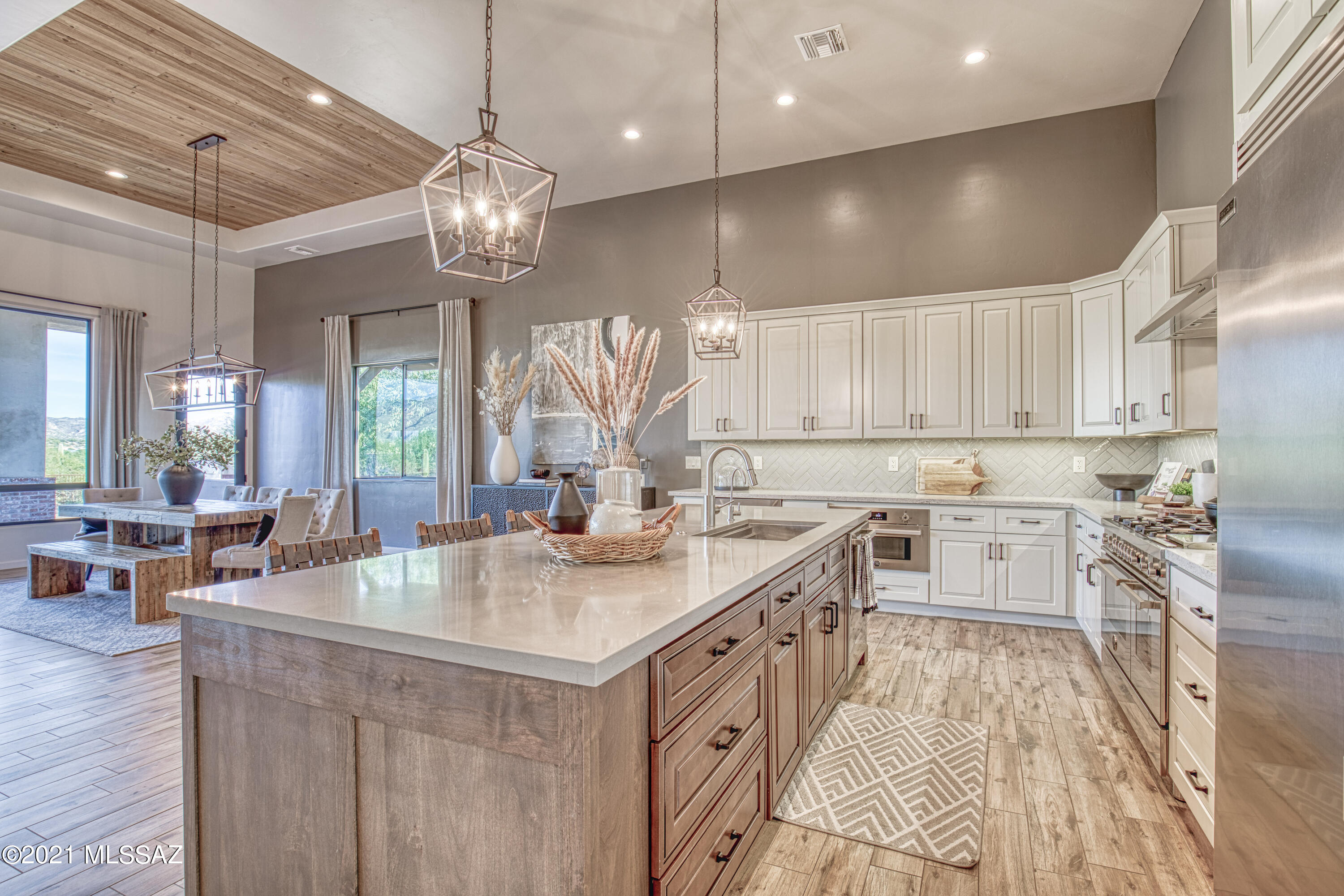 2756 N Megafauna Court